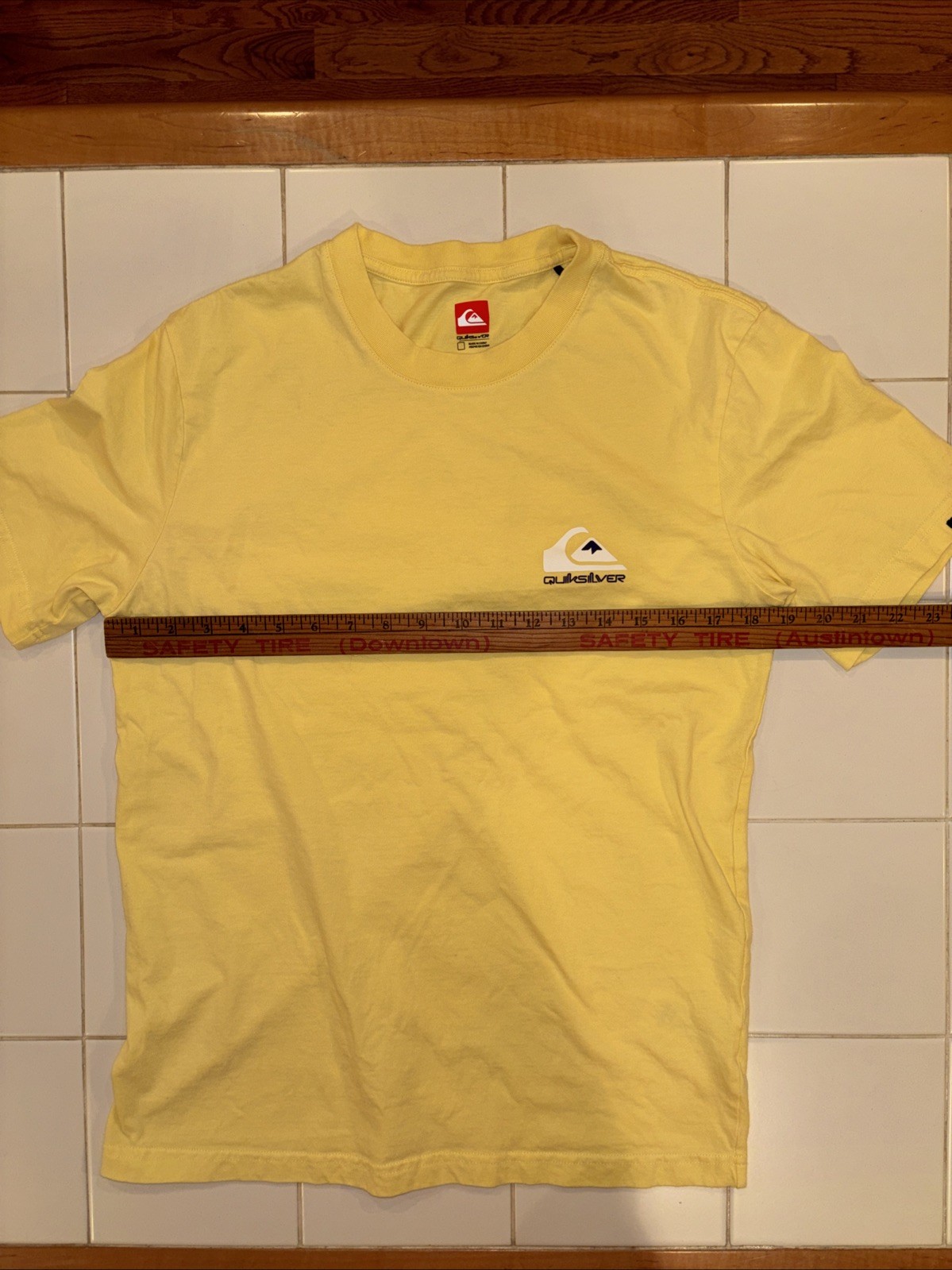 Quicksilver Men’s T Shirt Short sleeve, Pale Yellow Sz Med Summer Vibes!*EUC!! gallery