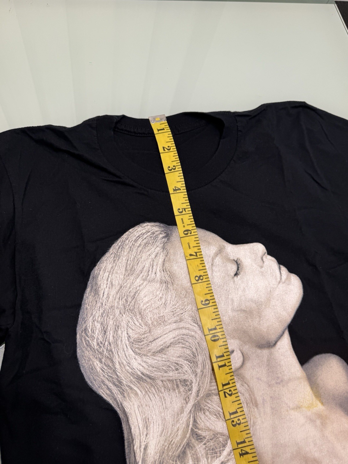 Kylie Minogue Aphrodite Les Folies Tour 2011 T-Shirt Size Small Music See Pics gallery