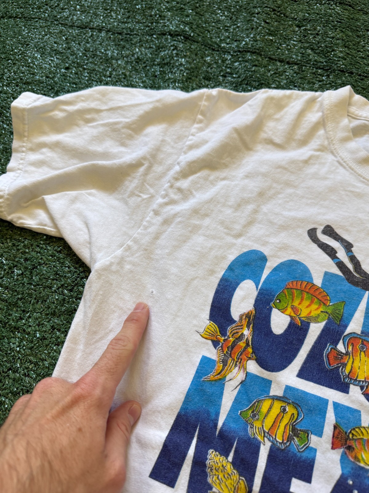 Vintage y2k Cozumel Mexico Underwater Ocean Fish White Graphic T Shirt M Flaw gallery