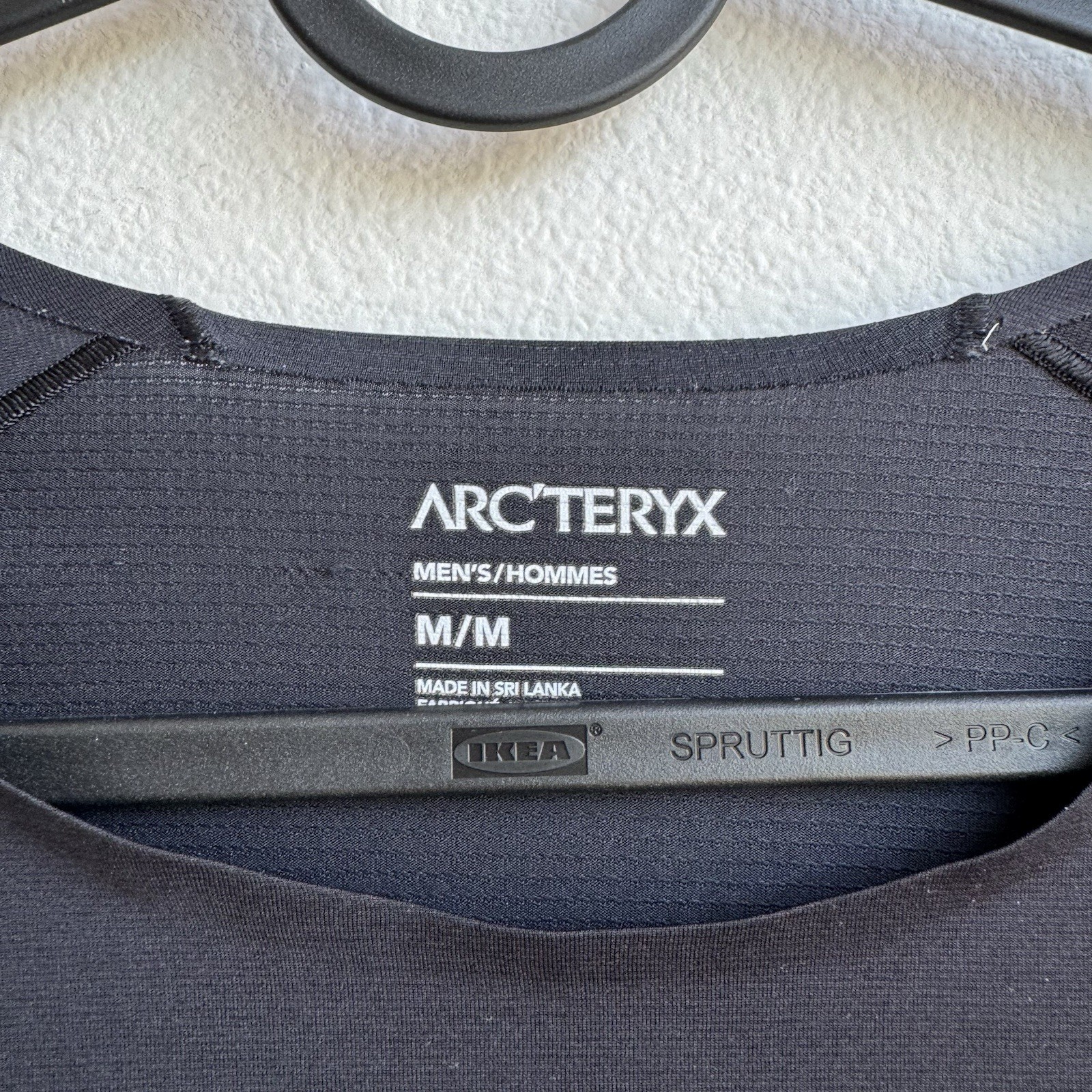 Arc'teryx Norvan Downword Logo Men's Medium Long Sleeve Training Shirt gallery