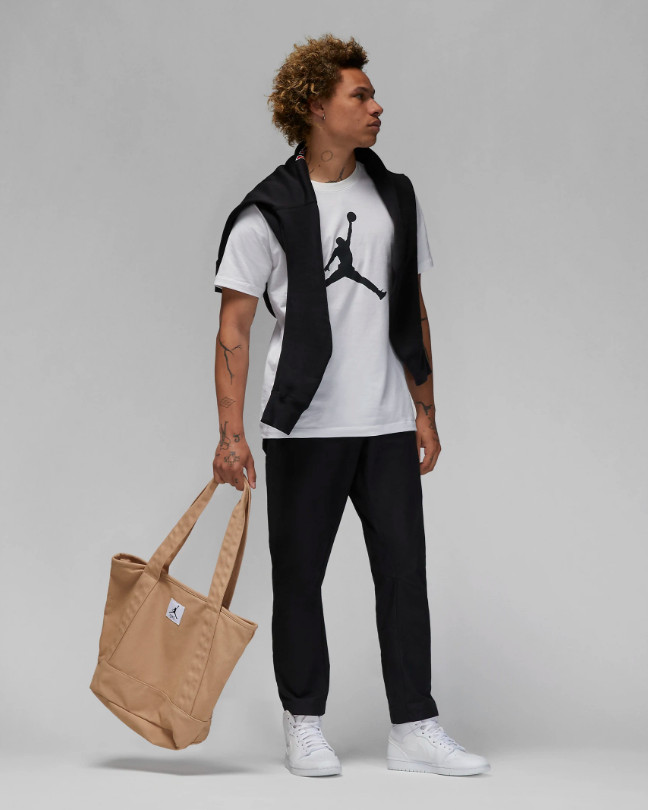 Nike Air Jordan Jumpman Logo Mens T-Shirt White Multi Size Casual Top gallery