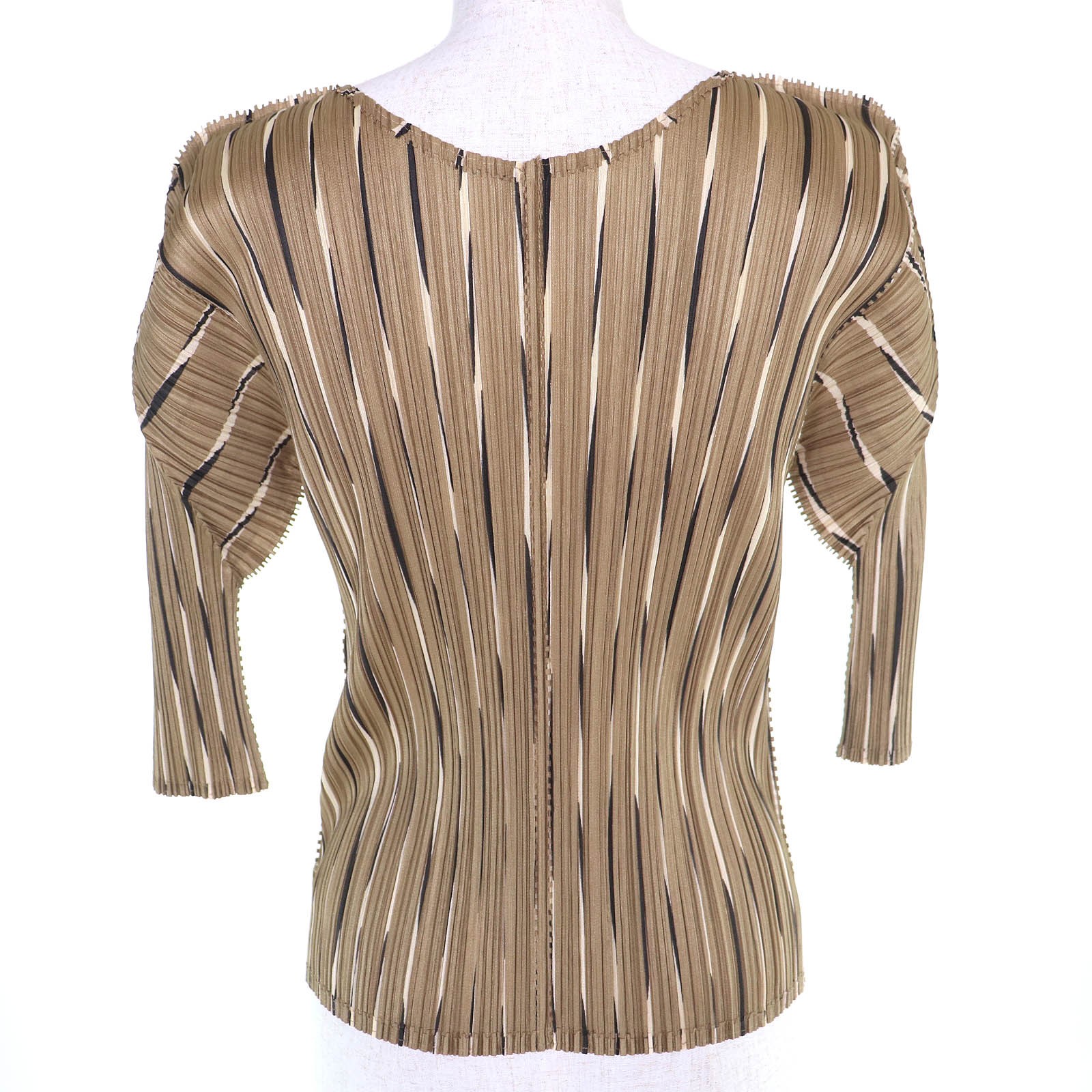 Issey Miyake PLEATS PLEASE All-over print Polyester T-shirt - DUTY FREE gallery