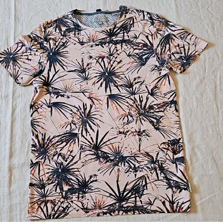 Ted Baker Men's Yorkii Tropical Tee Shirt Size 2 Short Sleeve Salmon Pull-On gallery