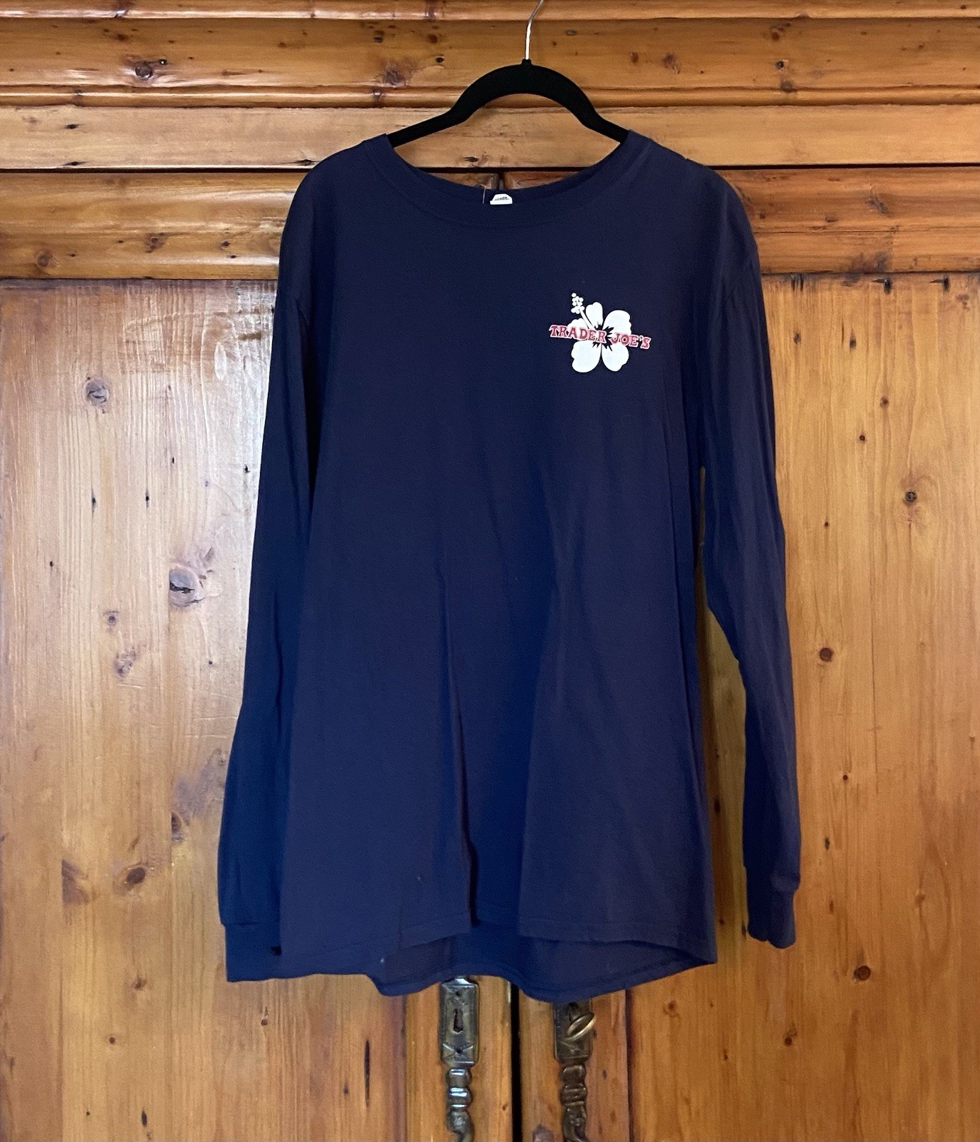 Trader Joe’s Crew Shirt Hibiscus Flower Logo Employee Unisex Medium gallery
