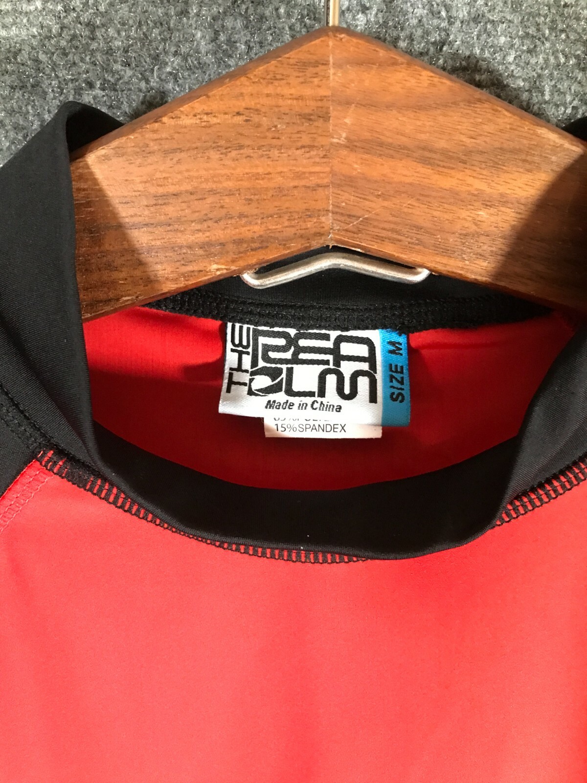The Realm High Neck T Shirt Mens Medium Red Black Stretch Activewear Outdoor Tee gallery