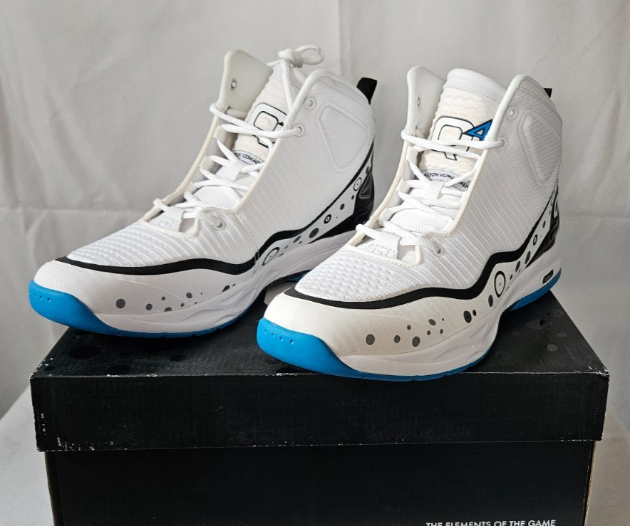 Q4 Bright White – Q4MB-014 – Size 11 – NIB
