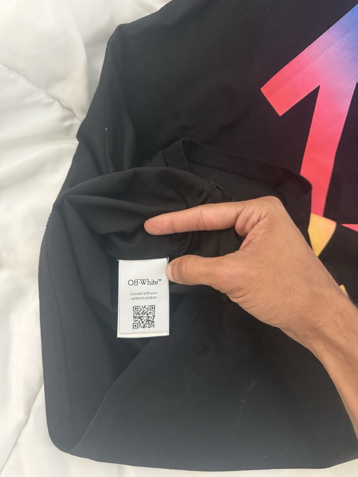 Off White T-Shirt Size Medium gallery