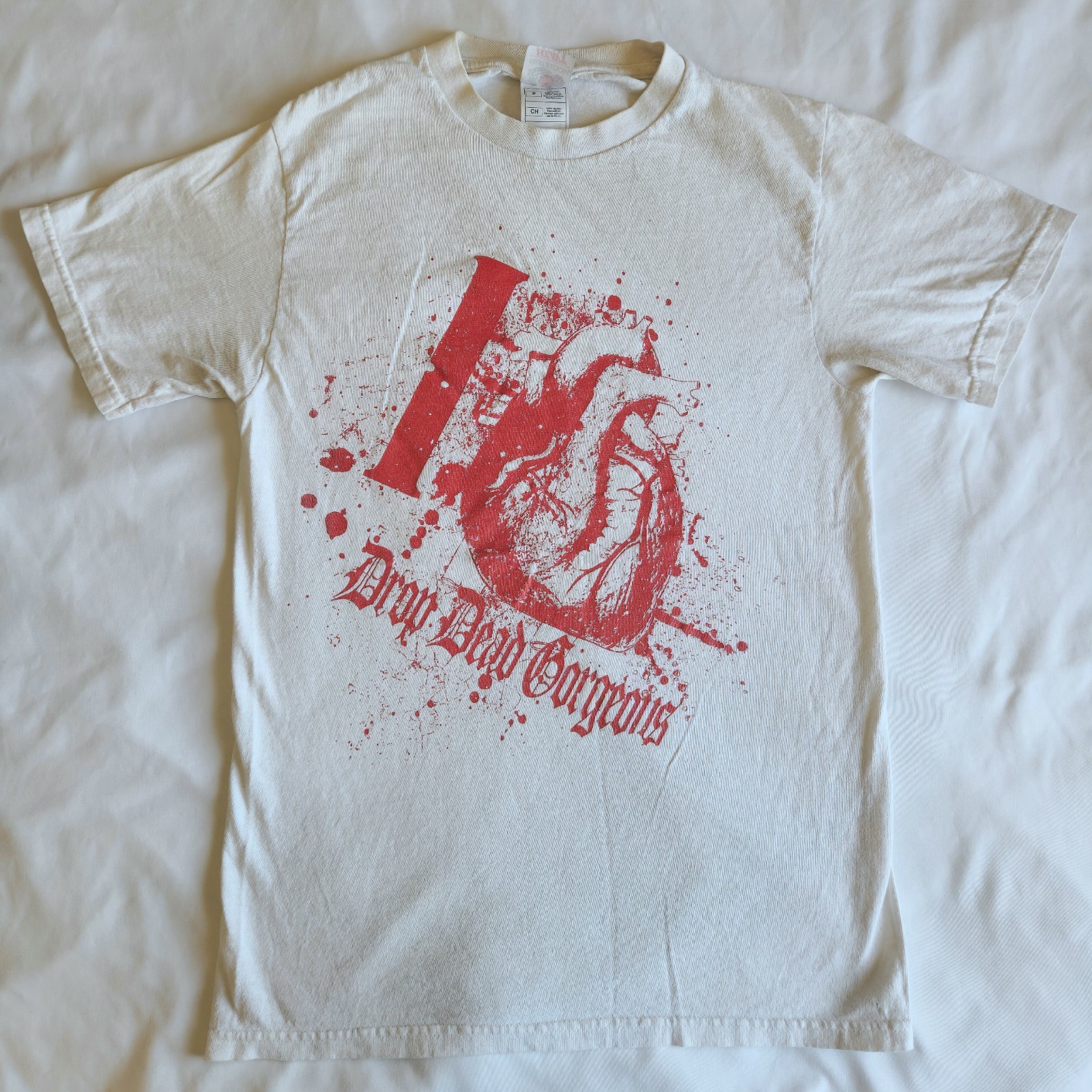 Vintage Drop Dead Gorgeous Band Rare Signed Concert Merch White Graphic T-Shirt gallery