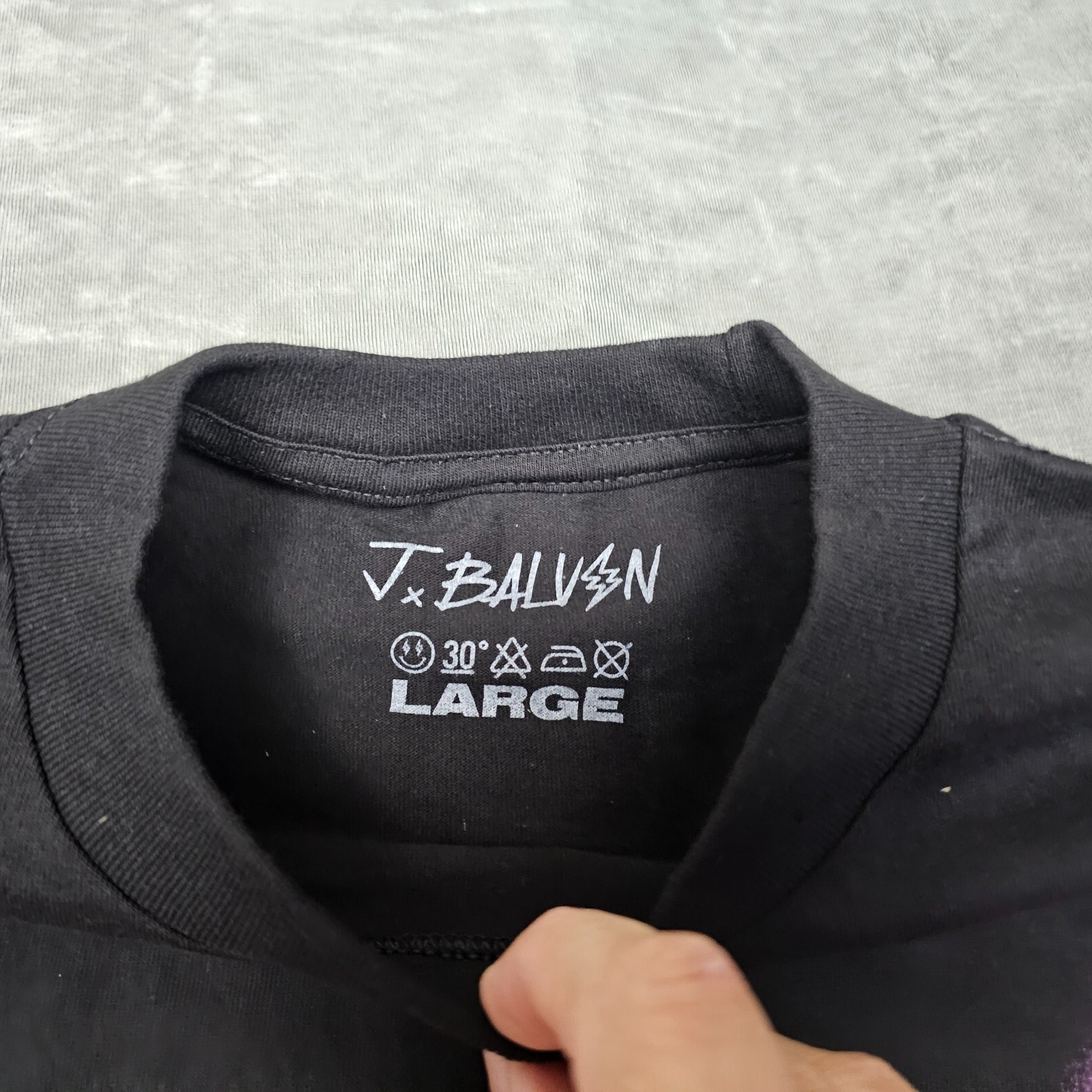 J. Balvin T-Shirt Adult Large Black Jose Tour 2022 Lightning Face Tee Crewneck gallery