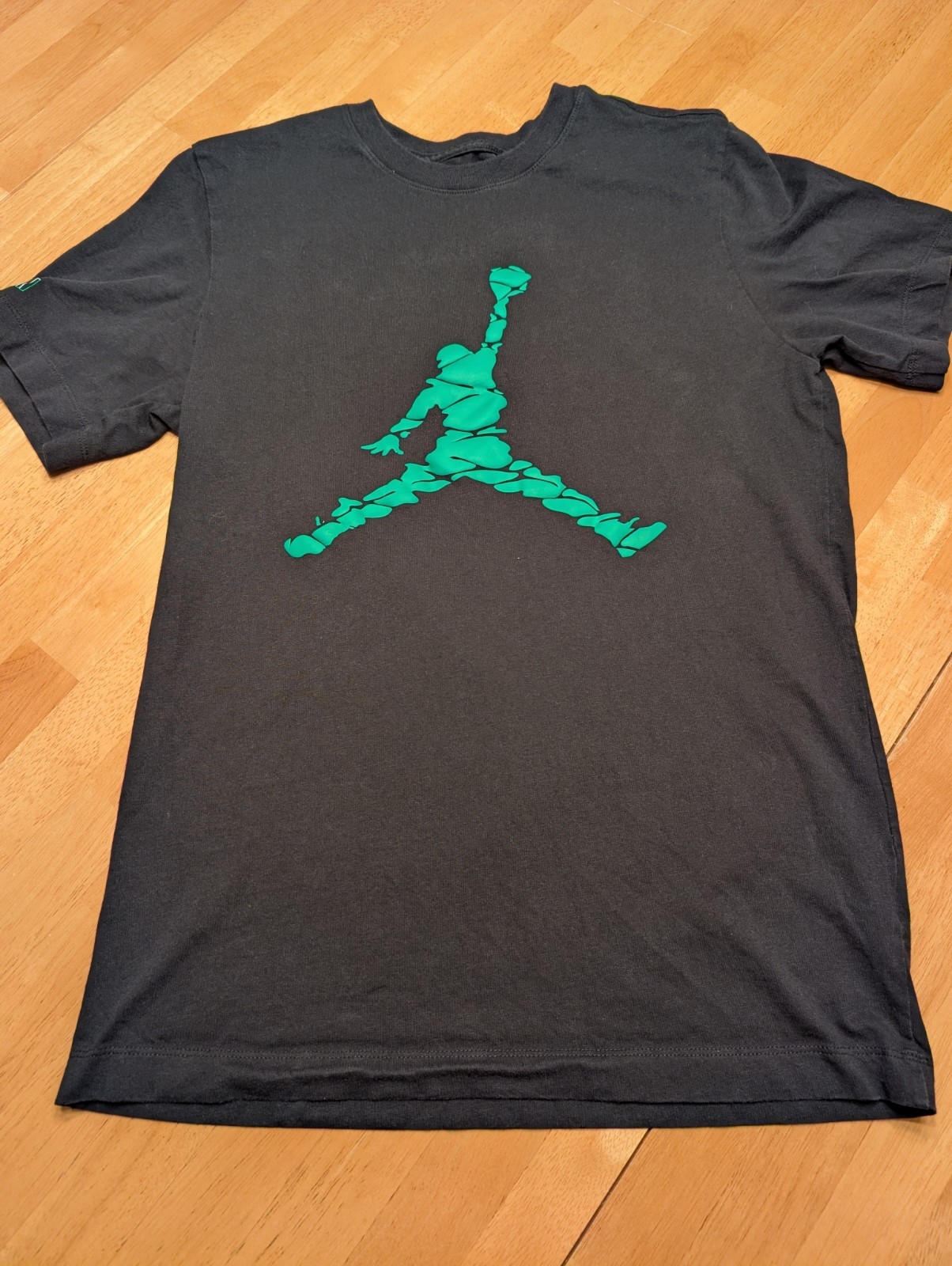 Nike Air Jordan Jumpman Logo Tee Mens T-Shirt Black Green Size S Sportswear Top