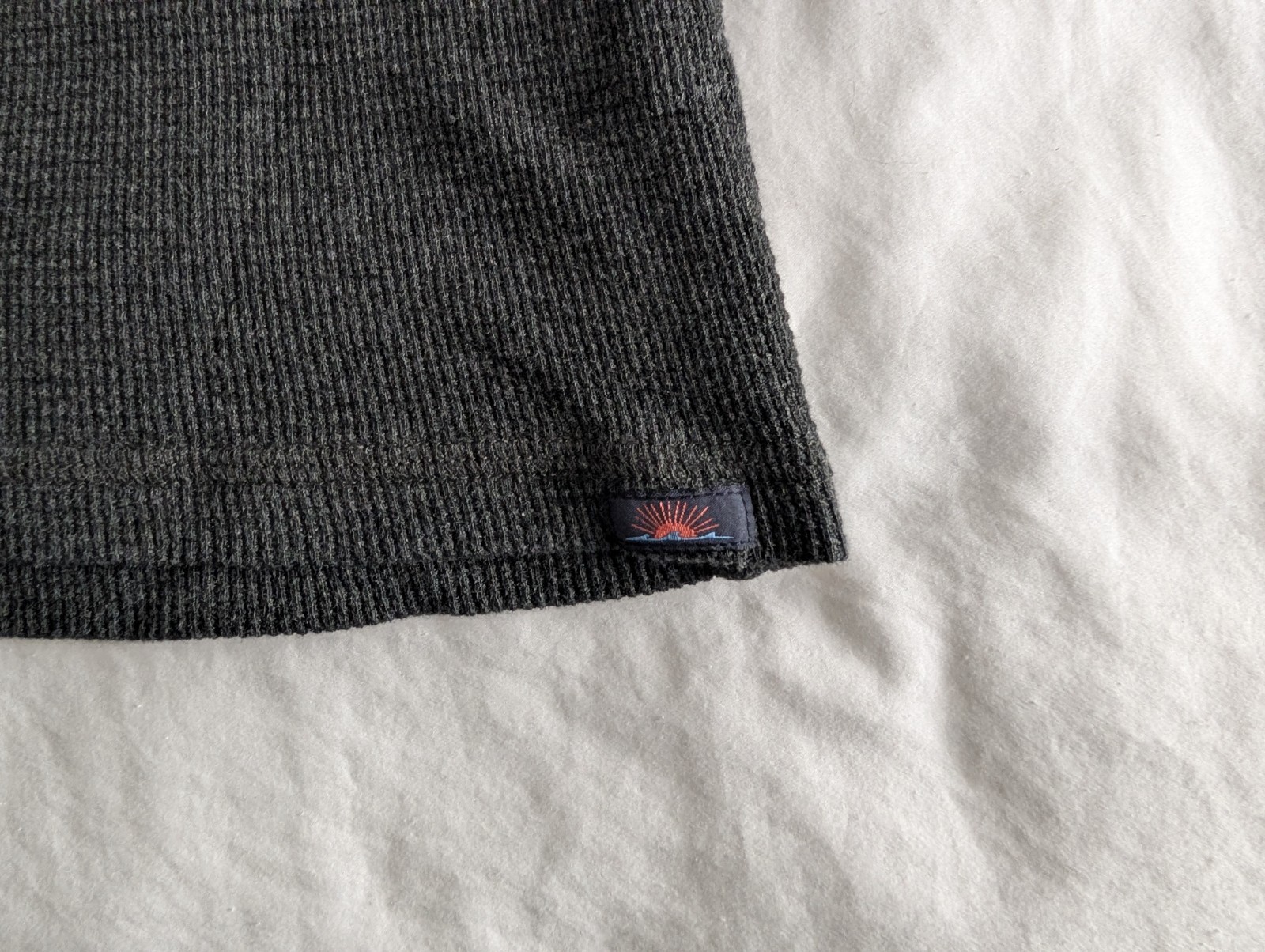 FAHERTY Waffle Knit Cloud Cotton Shirt Men's Large Dark Gray LS Thermal Crewneck gallery