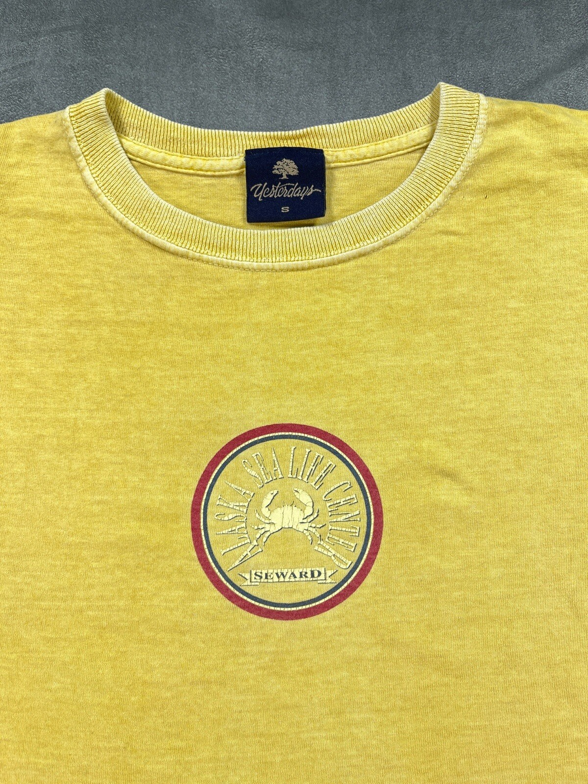 VINTAGE Yellow Seward Alaska Sea Life Center 2001 Crab Shirt Baggy Small gallery