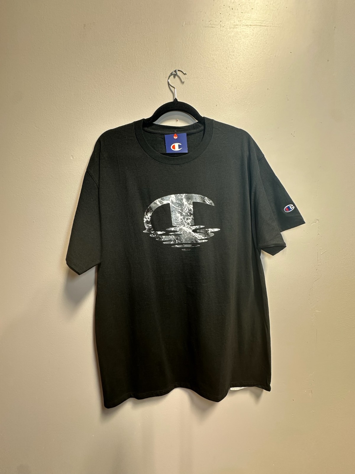 [CLOTHING SAMPLE] Men's Champion Tee Black Size: Large New Without Tags gallery