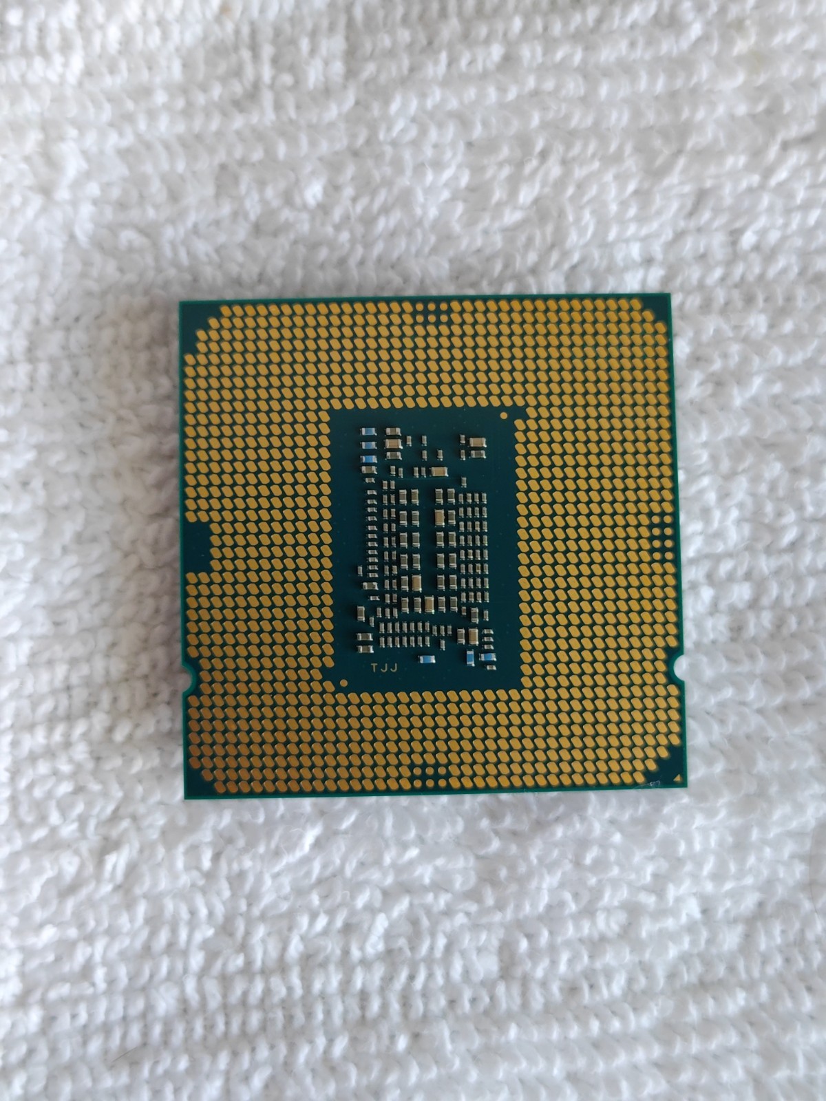 Intel Core i3 10105F With Intel Stock Cooler