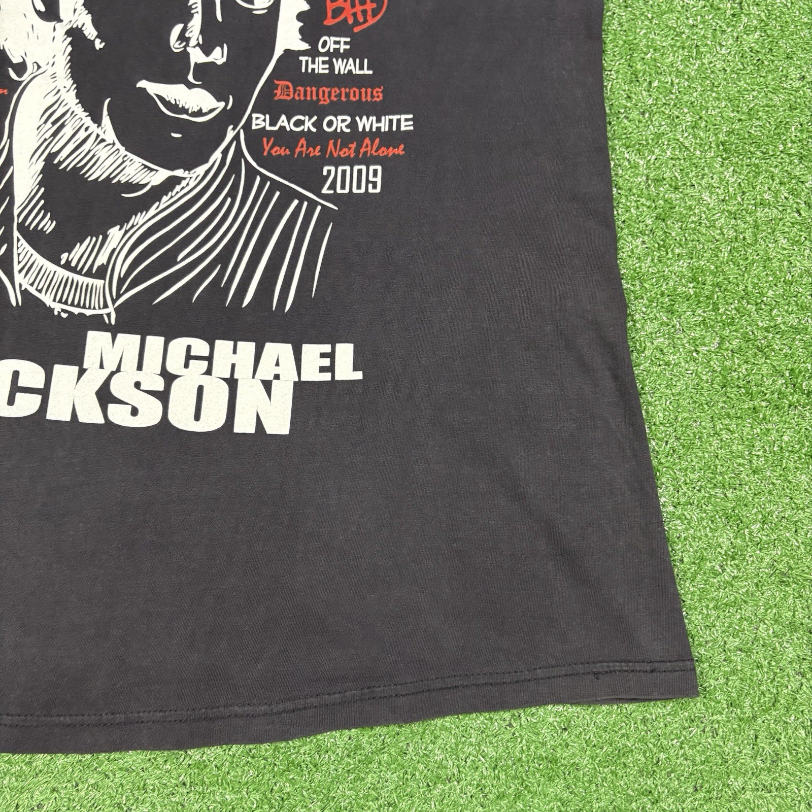 Vintage 2000s Michael Jackson 2009 Tribute Faded Black T-Shirt Men's XL - 23x32 gallery