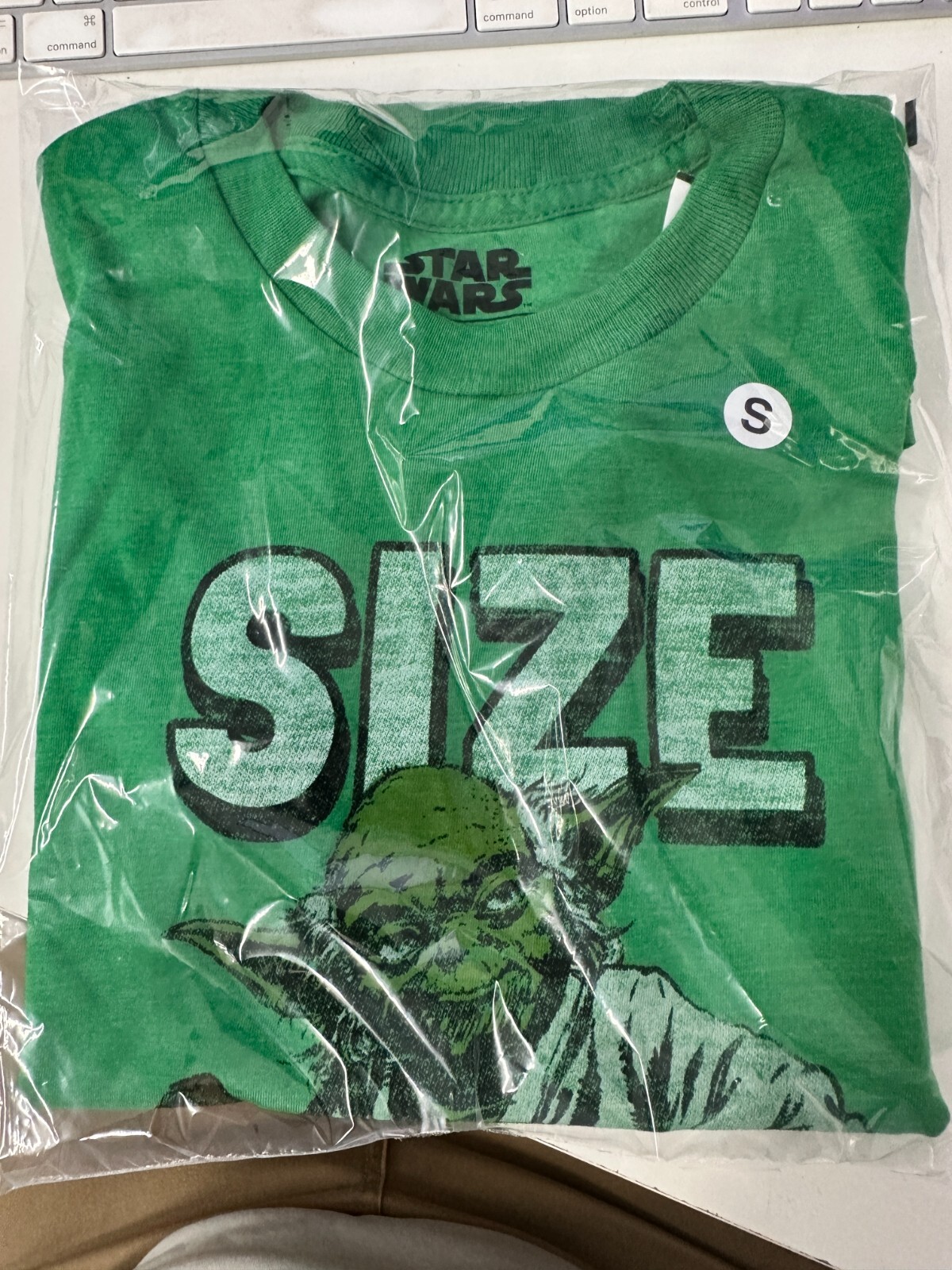 STARWARS SIZE MATTERS NOT T SHIRT OFFICIAL ITEM gallery