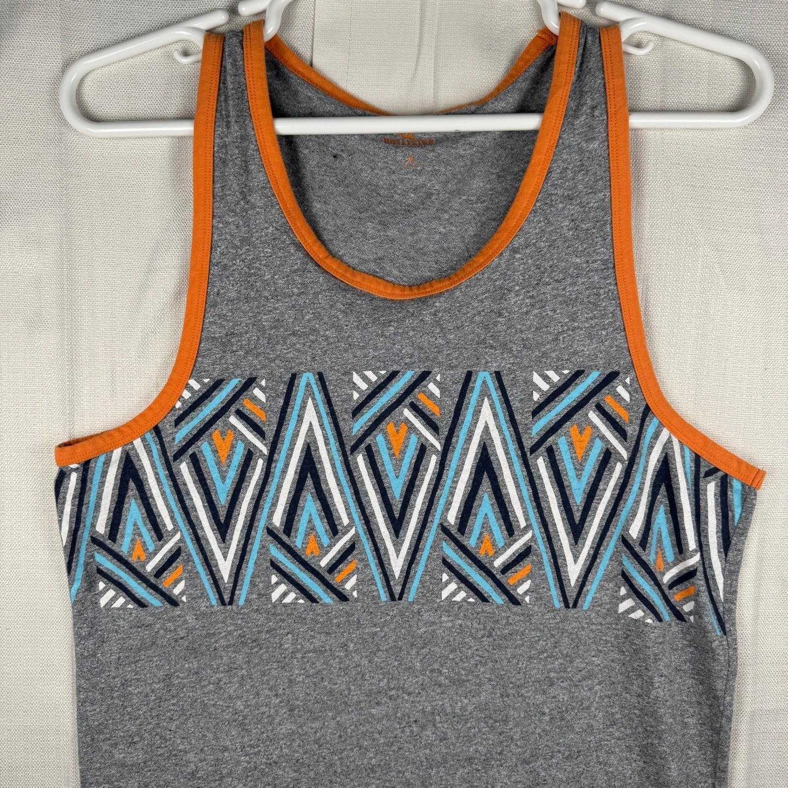 Hollister Mens Tank Top Gray Orange Geometric Tribal Print Sleeveless Shirt M gallery