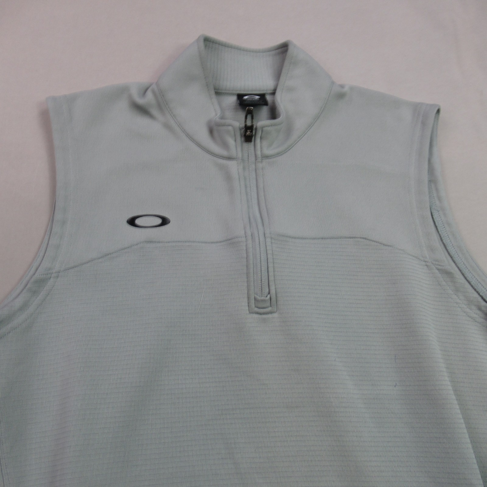 Oakley Shirt Mens XL Sleeveless Lightweight Casual 1/4 Zip Gray Pockets gallery