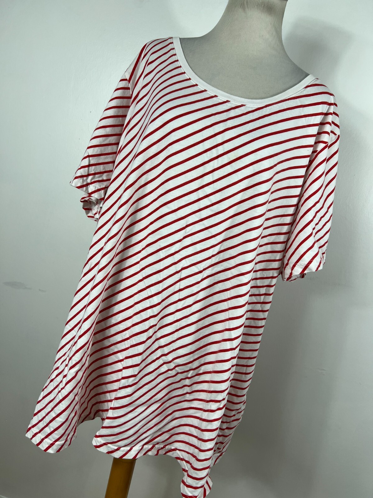 Roaman’s 4X Shirt Top White Red Stripe Scoop Neck Short Sleeve Long Tunic F2