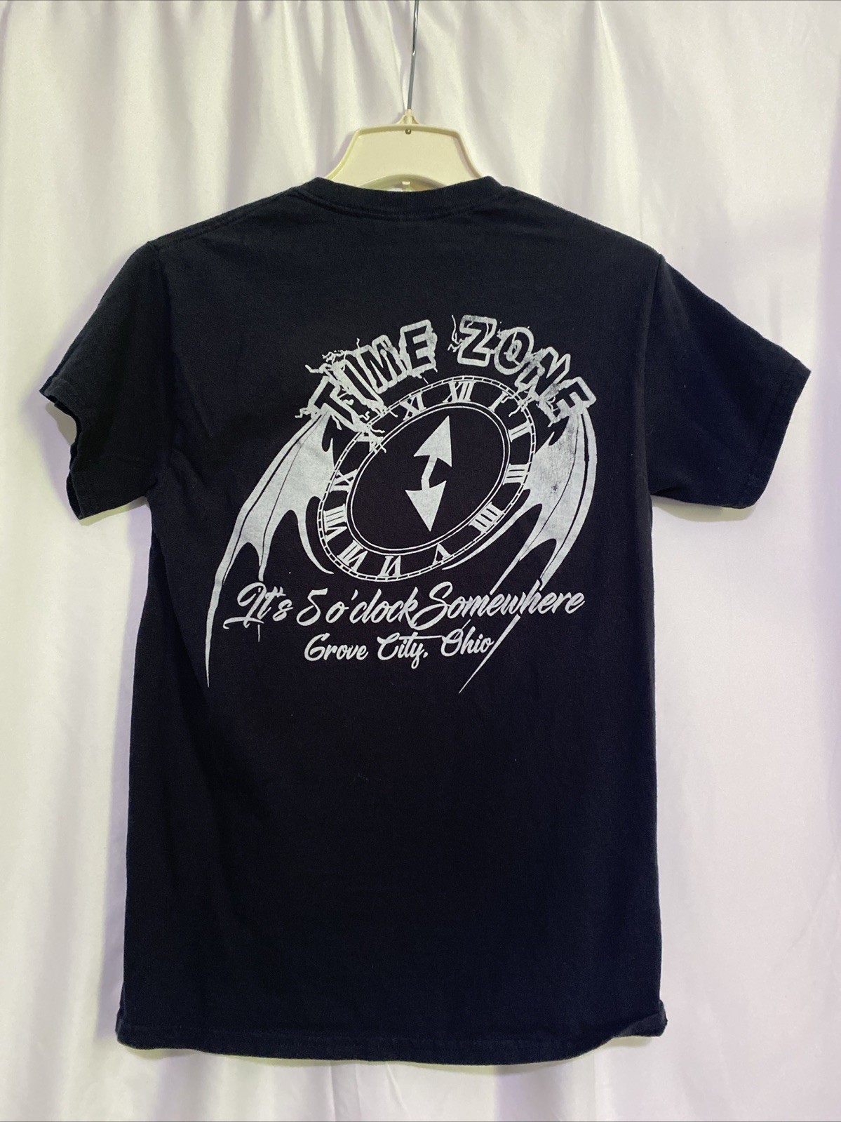 Gildan Graphic T-Shirt Mens Small Black Excellent It’s 5 o’clock Somewhere Ohio