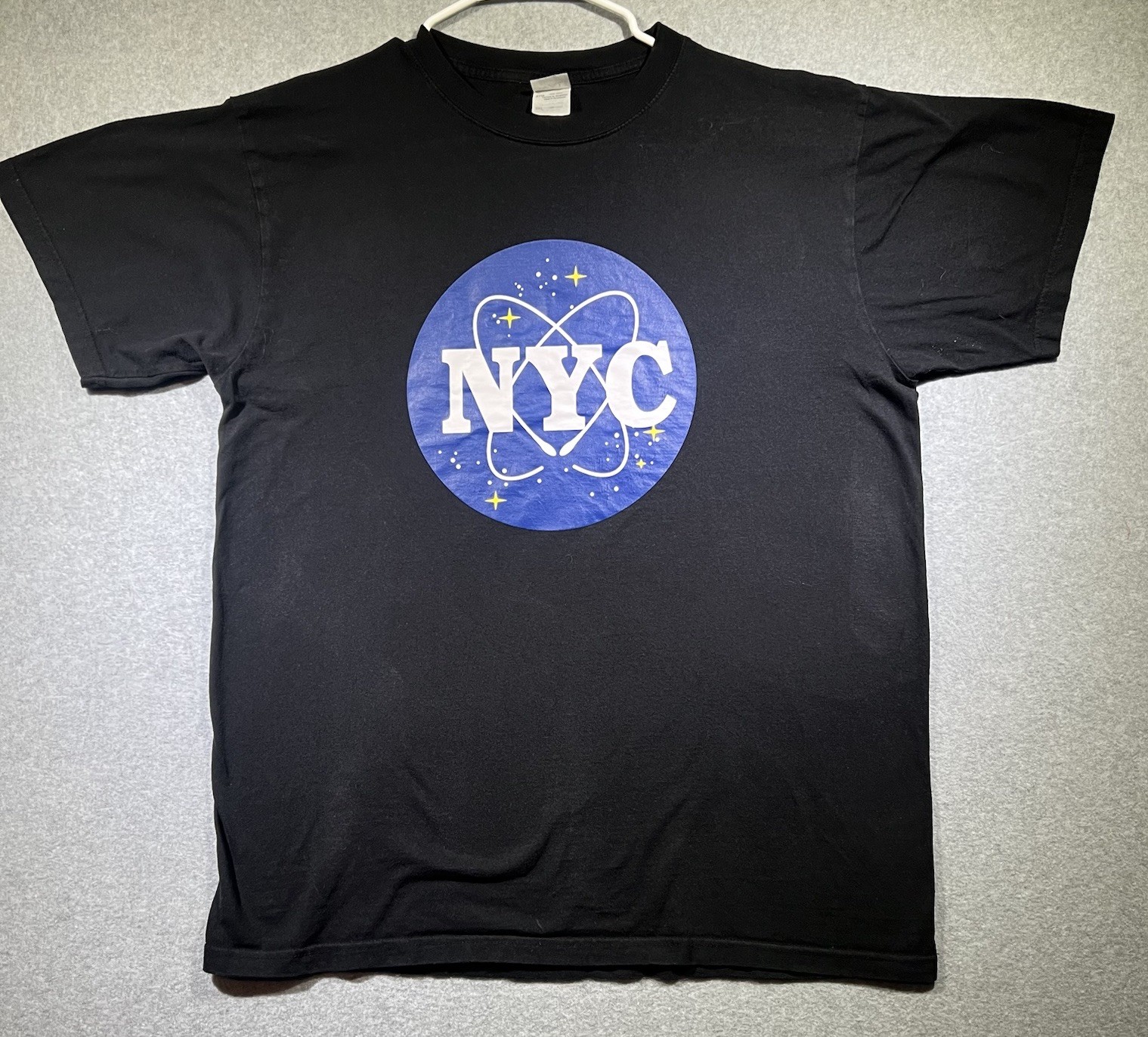 NYC Graphic T-Shirt Black Blue Logo Atomic Design Size 2XL Wali USA Cotton