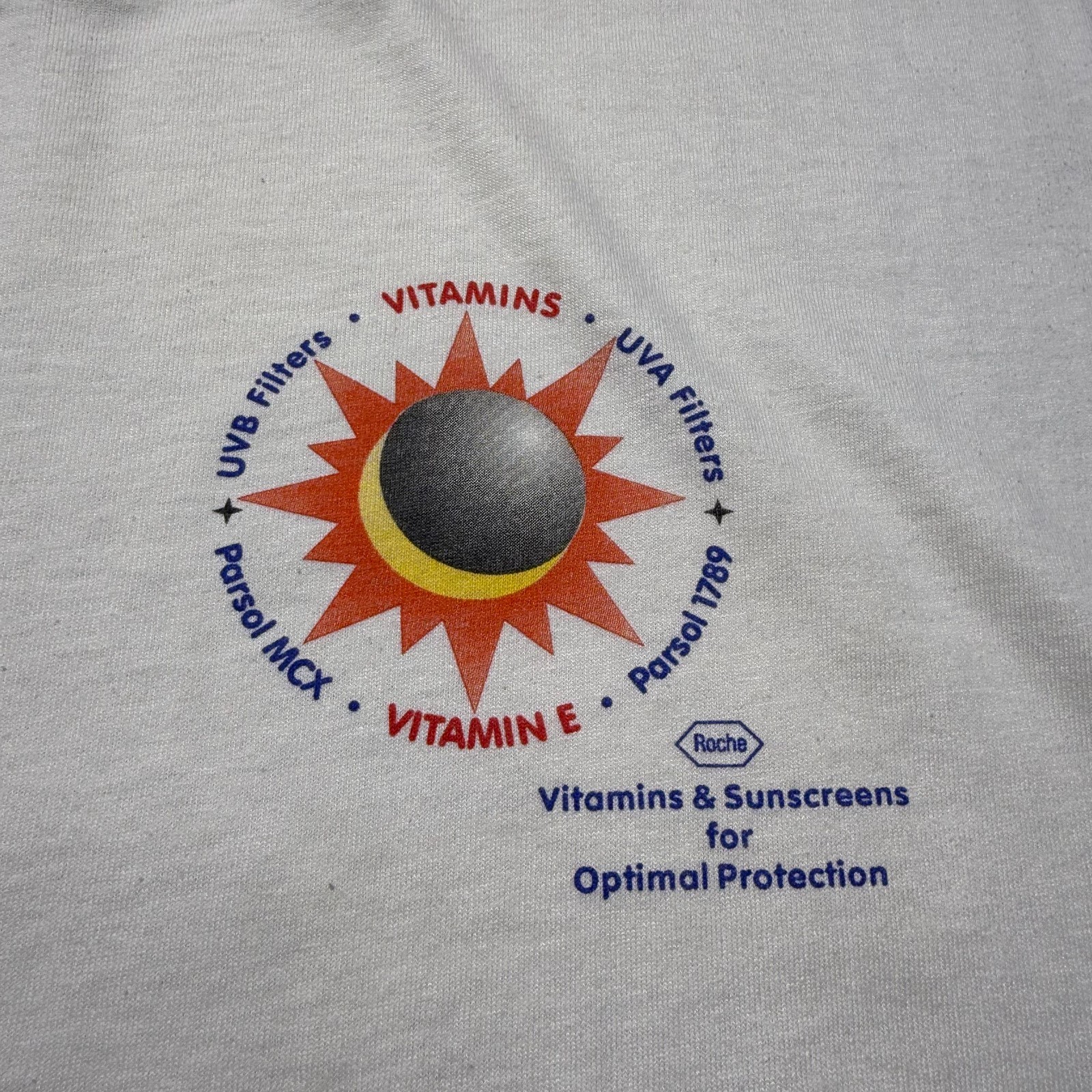 Vintage 90s Roche Vitamins Sunscreens Optimal Protection T-Shirt USA Size Large gallery