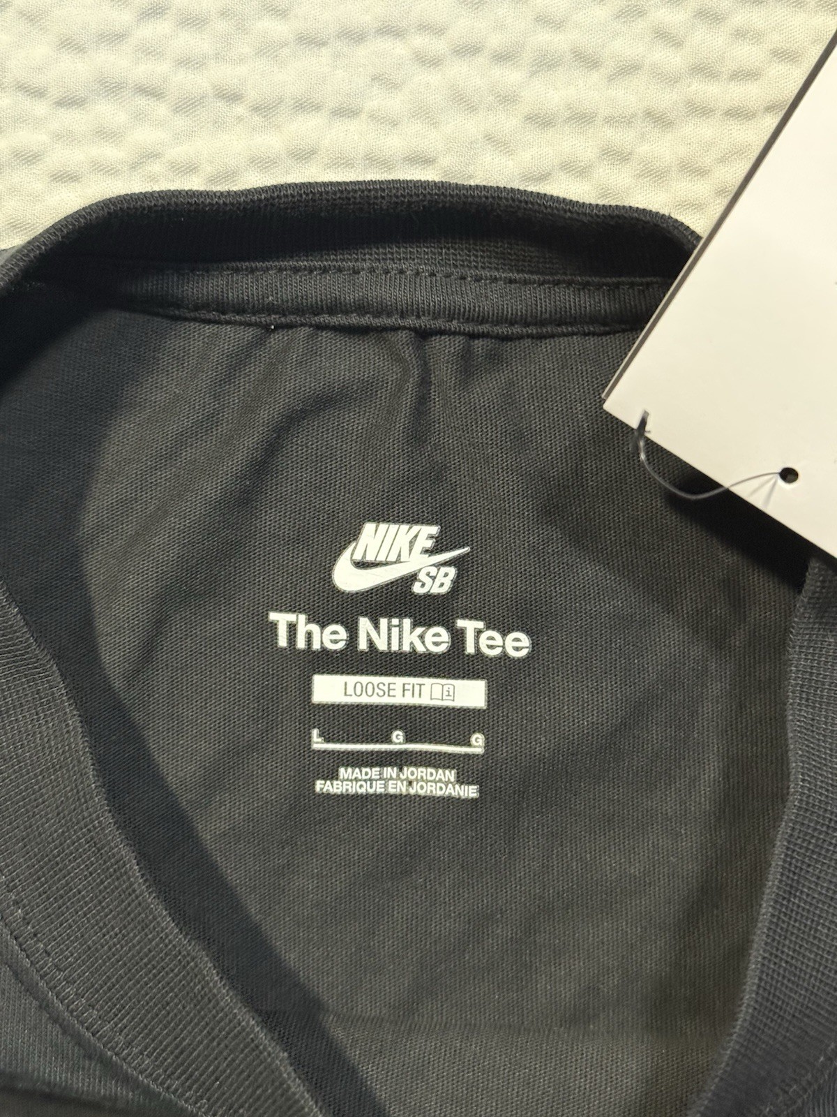Nike SB T-Shirt Mens Size Large Black Tee Loose Fit Sports Guy NWT Retail $45 gallery