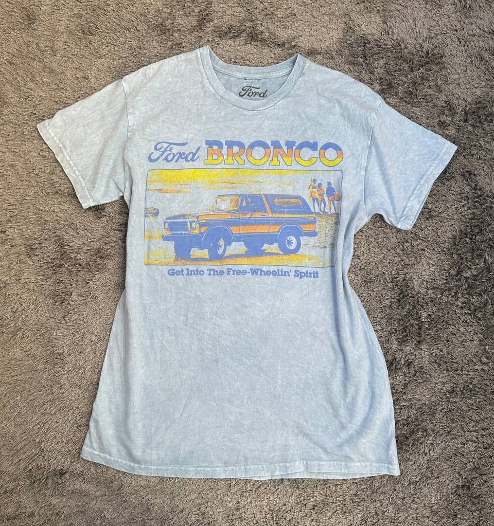 Ford Bronco Free-Wheelin Graphic T-Shirt Medium Blue Acid Wash Vintage Style gallery