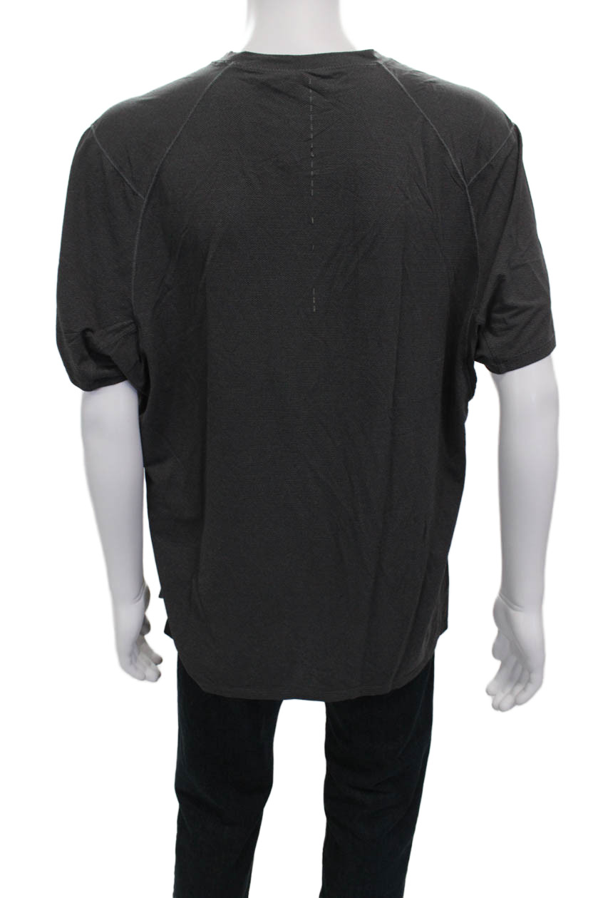Lululemon Mens Basic Gray Geometric Crew Neck Nylon Blend T-Shirt Size XL gallery