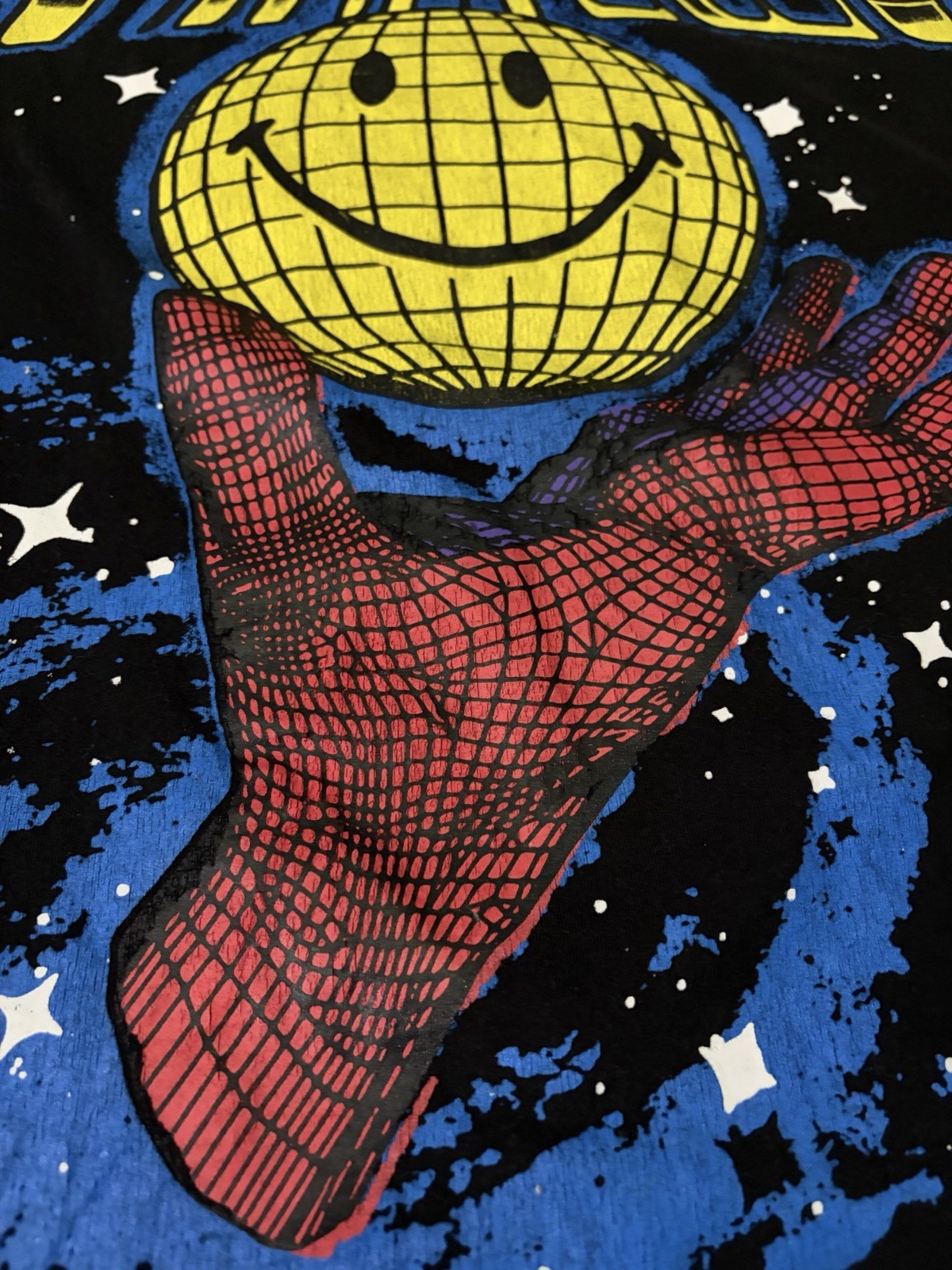Chinatown Market Smiley Spiderman Originals Graphic Happy Fun Gaming T Shirt L gallery
