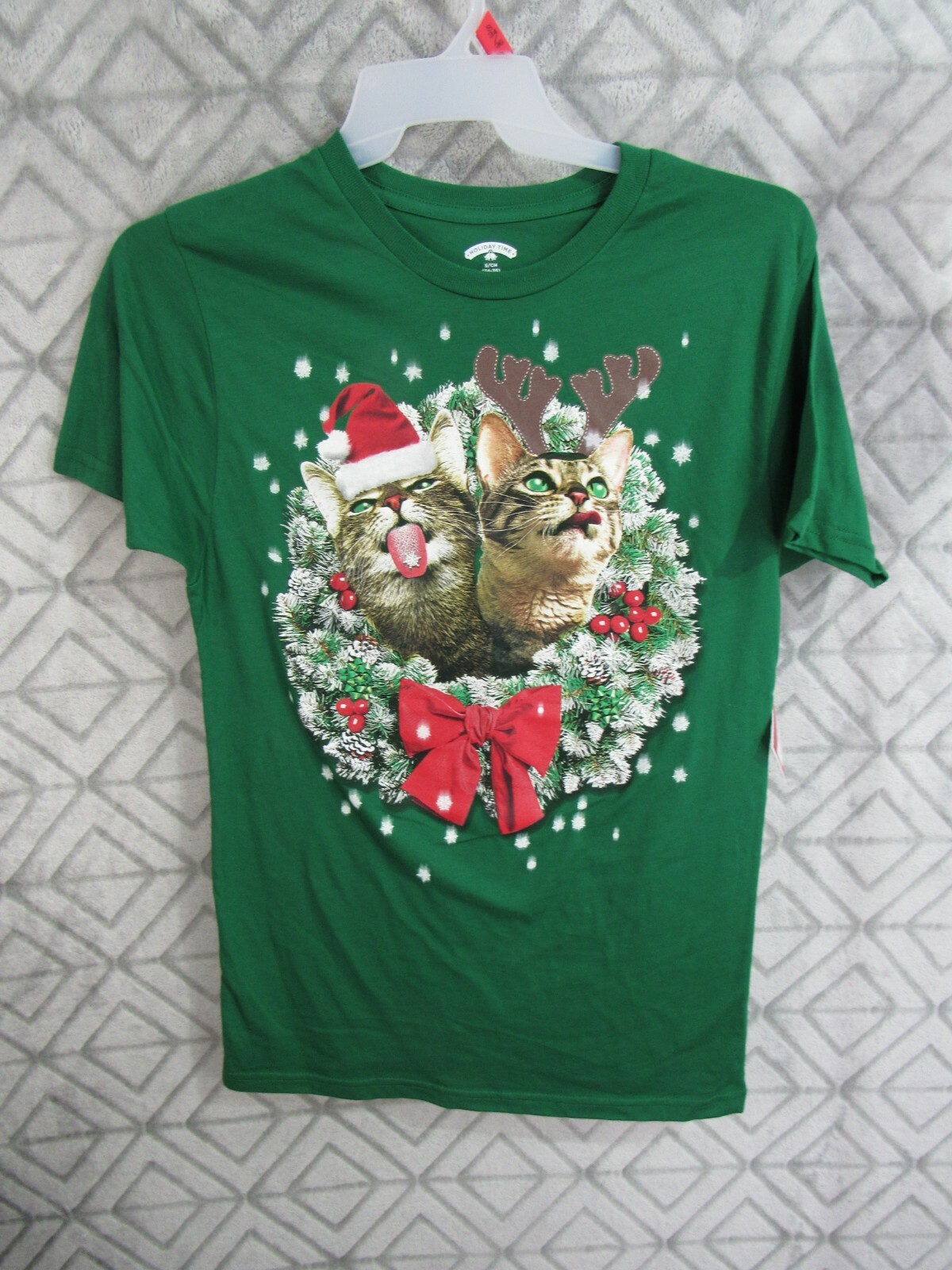 New Holiday Time Christmas T Shirt Size S 34 36 Mens Green Snowflakes Cats Bow gallery