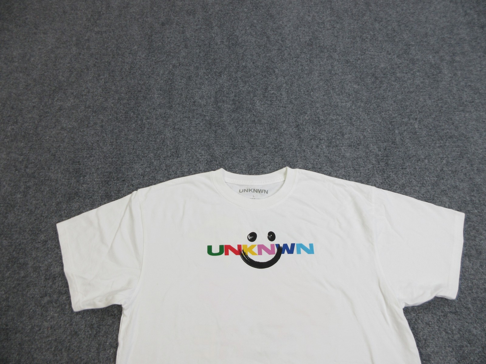 UNKNWN Shirt Mens Large White The Fight To Get There Graphic Smiley USA Tee gallery