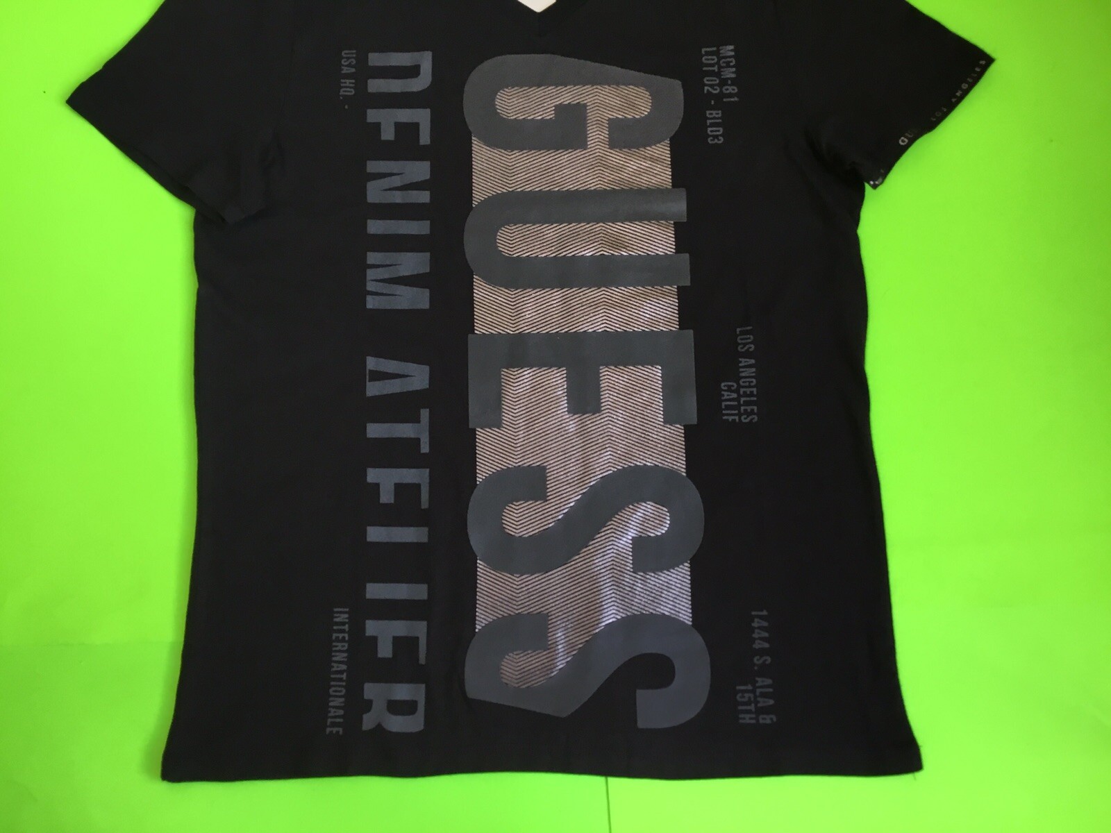 GUESS Los Angeles Mens Short Sleeve T-Shirt Size SMALL Black w/Silver Cotton NEW gallery