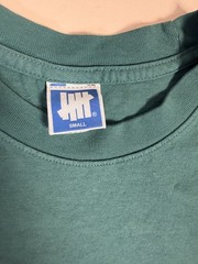 Undefeated Shirt Men’s Size Small Green Graphic Tee Short Sleeve Skater USA