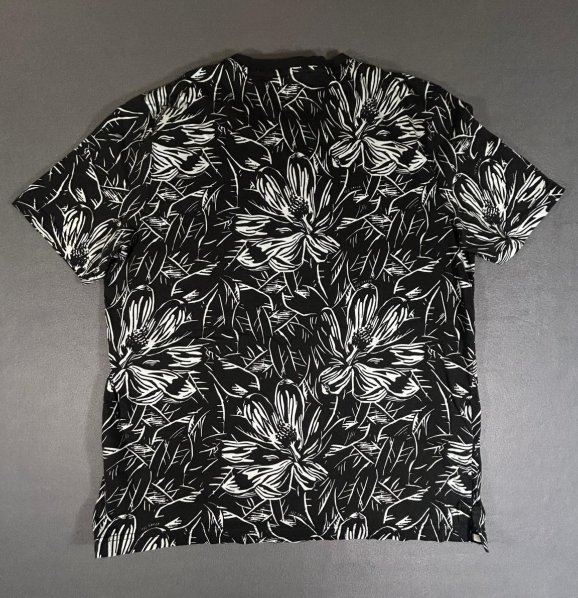 Ted Baker London T Shirt/Top Tropical Black White Floral Cotton Size 5 gallery