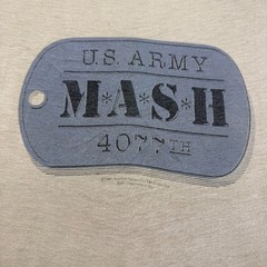 Vintage 1981 US Army MASH 4077th Unit Dog Tag Single Stitch T-Shirt USA – Medium