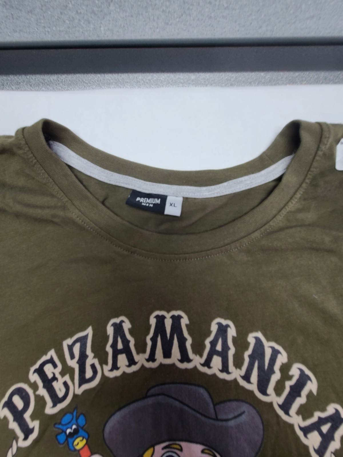 Pezamania 32 XL Olive Green T Shirt PEZ Collector Convention July 19-22 2023 gallery