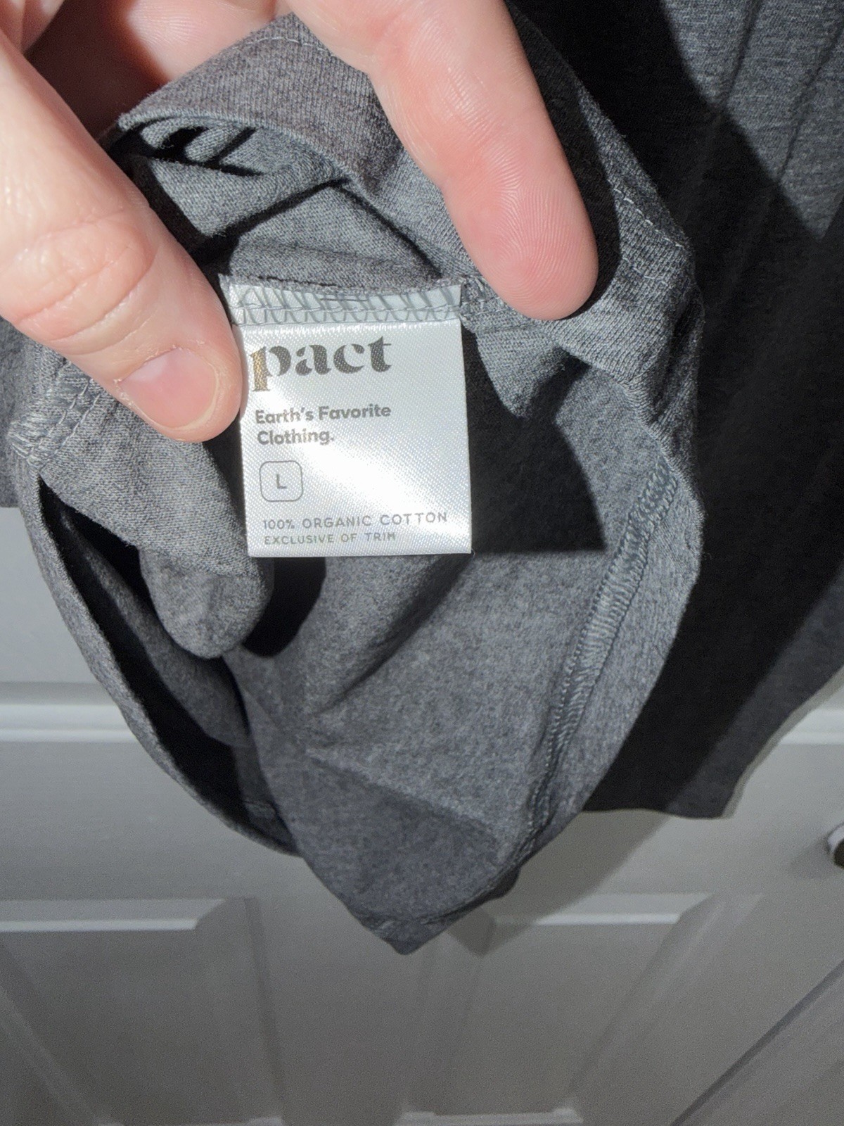NWOT-Pact-Men’s Organic SoftSpun Essential V-Neck Tee-Med Grey Heather- (LARGE) gallery