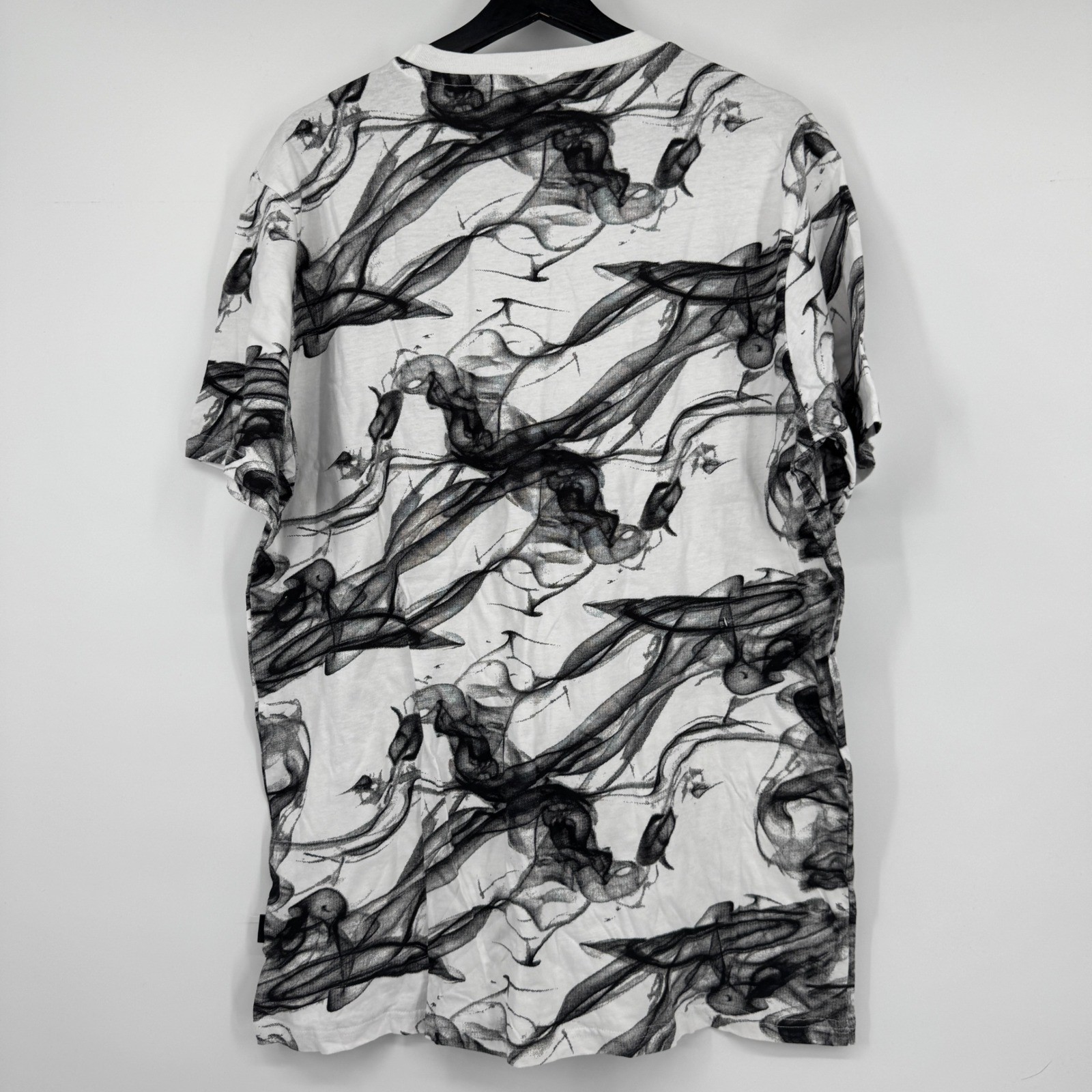 WXYZ MFG CO Mens XL White All Over Smoke Print Skull Rose Graphic T-Shirt NEW gallery