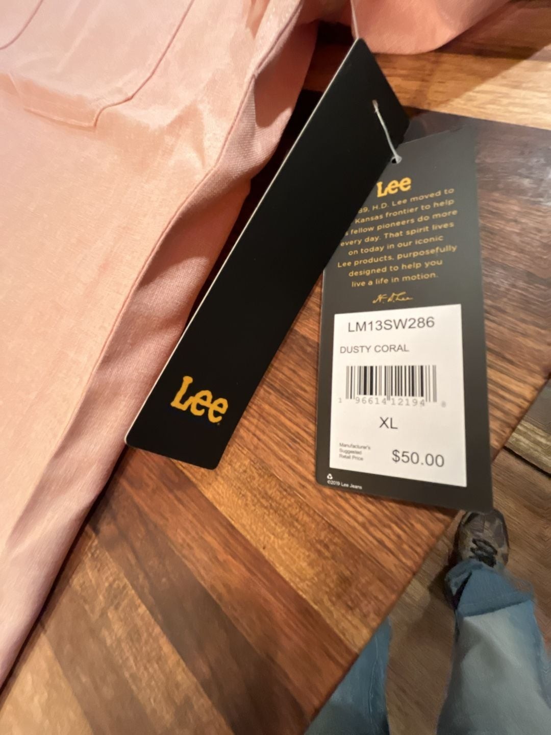 Lee Men's Short Sleeve Regular Fit Shirt in Dusty Coral gallery