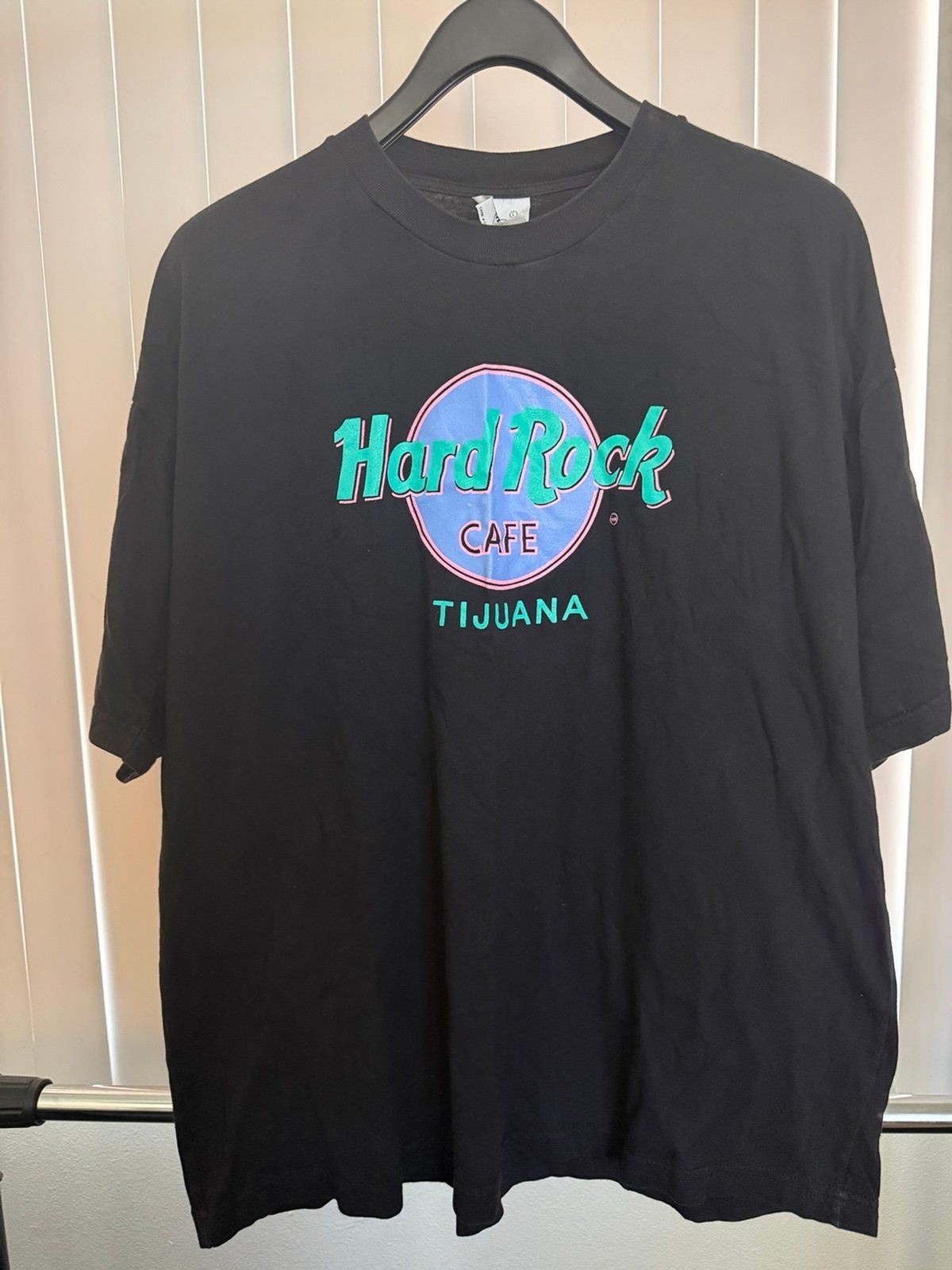 Vintage 90’s Men’s Hard Rock Cafe “Tijuana” Black Souvenir T-Shirt Size Large