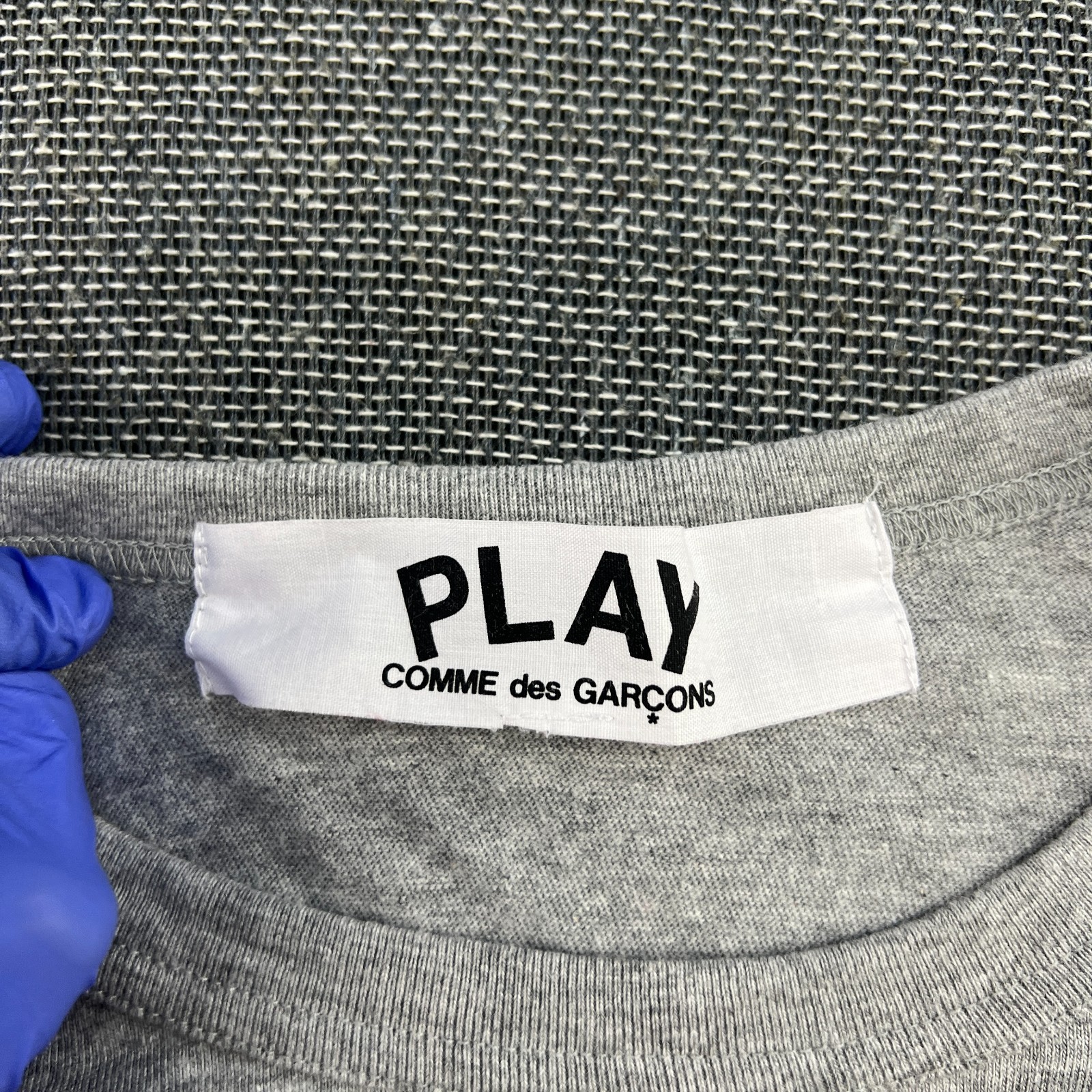 CDG COMME des GARCONS Mens T-Shirt XL Gray Japan Hearth Tee Play gallery