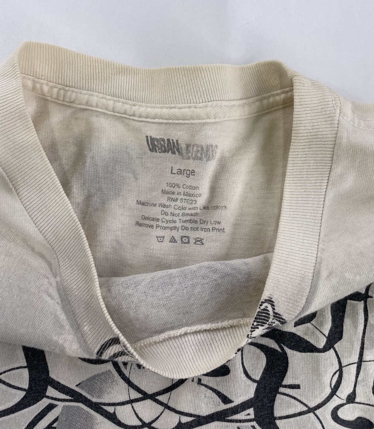 Mens 20s Urban Legend Soy & Fire White Graphic Tee Size L gallery