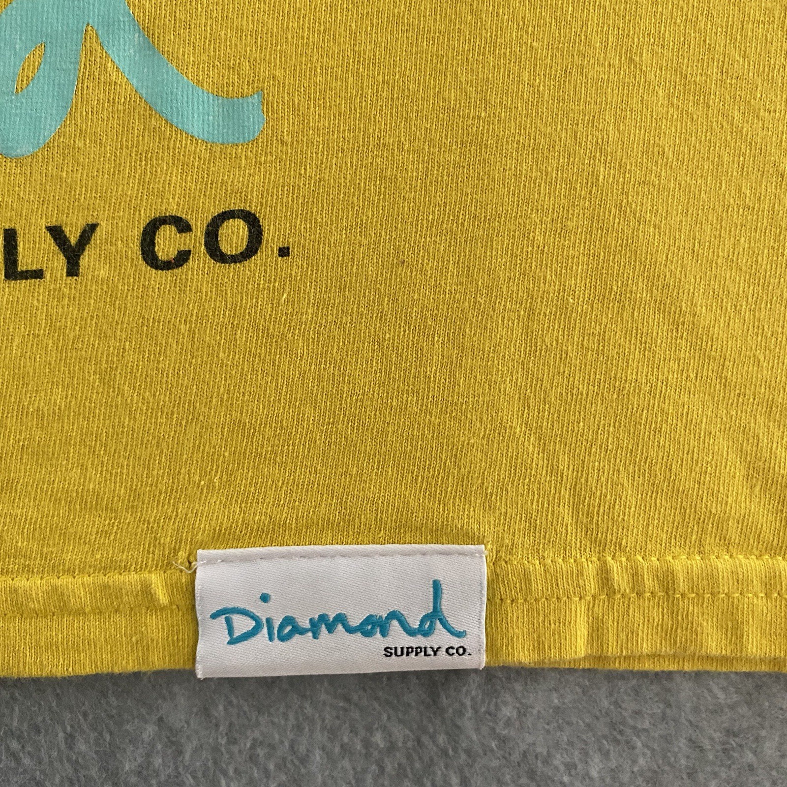 Diamond Supply x Tweety Bird Looney Tunes Shirt Small Yellow Graphic Skateboard gallery
