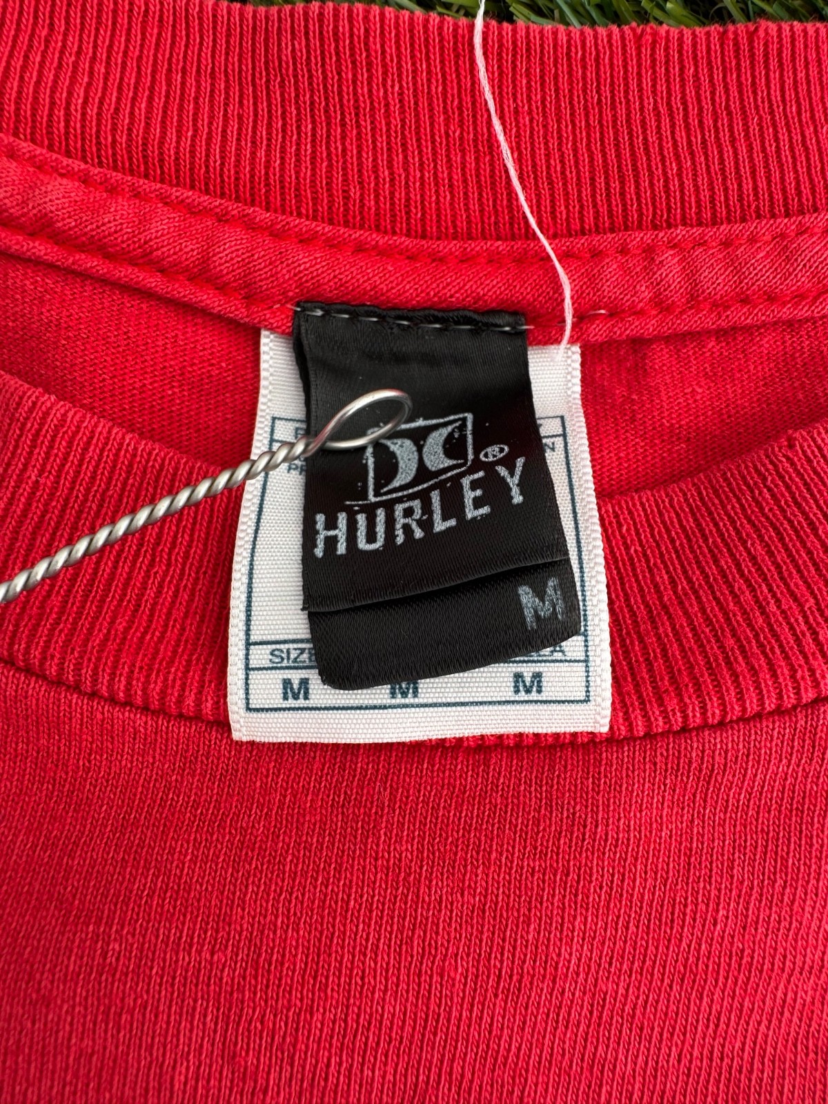 Hurly Intl International Y2K Surf Skate Mens Vintage T Shirt Red Medium gallery