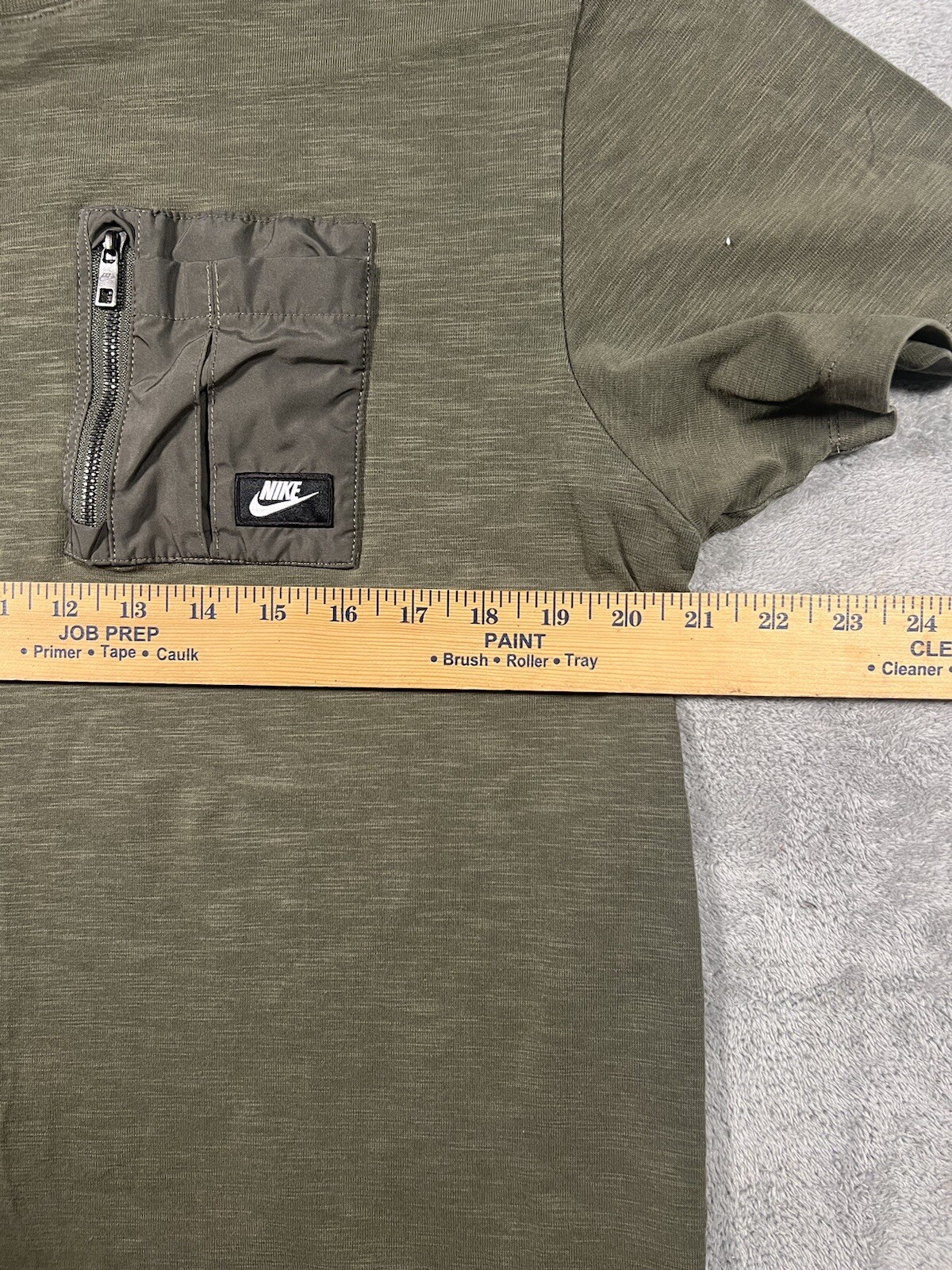 Nike Sportswear Mens M Green Utility Zipper Pocket Short Sleeve Shirt Swoosh gallery
