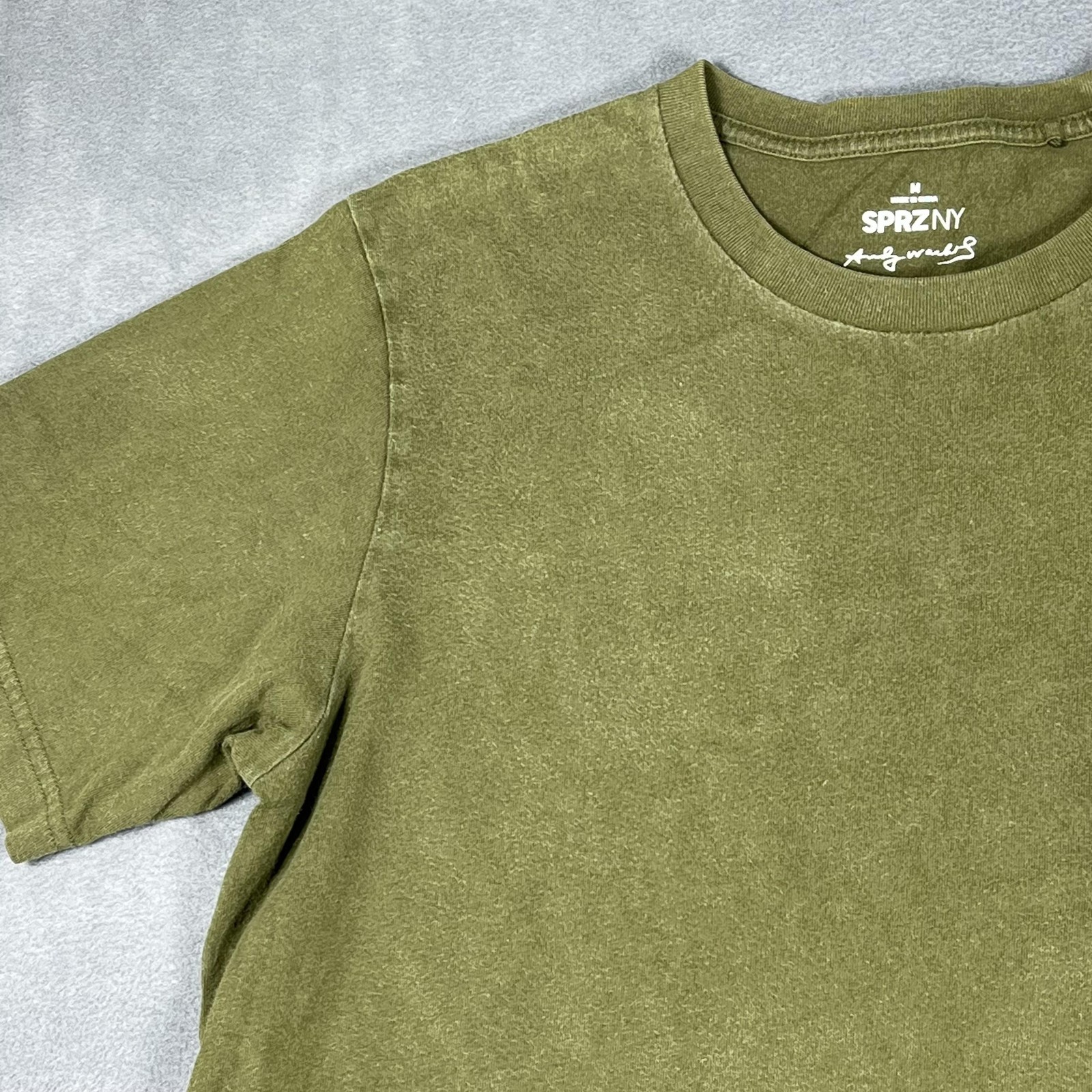 Uniqlo Shirt Mens Medium Olive Green SPRZ NY Andy Warhol Banana Pocket Tee Art gallery