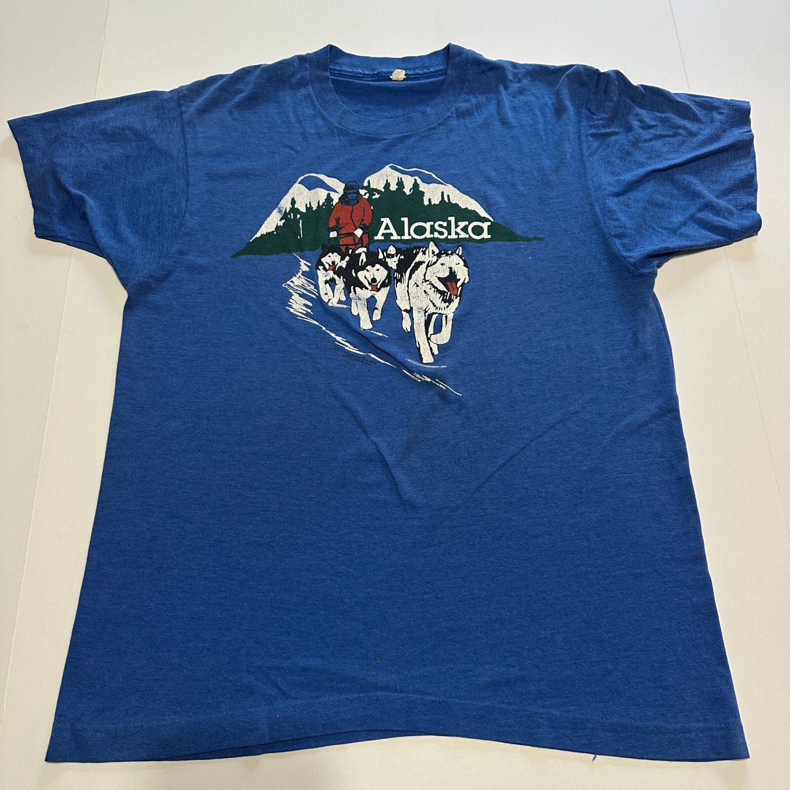 Vintage Single Stitch Alaska Huskies Bobsled Graphic T Shirt Size Large Blue gallery