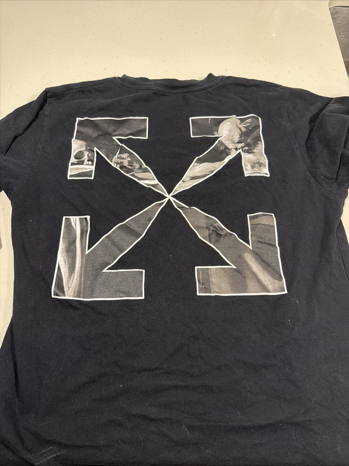 Off-White Men's T-Shirt Size L gallery