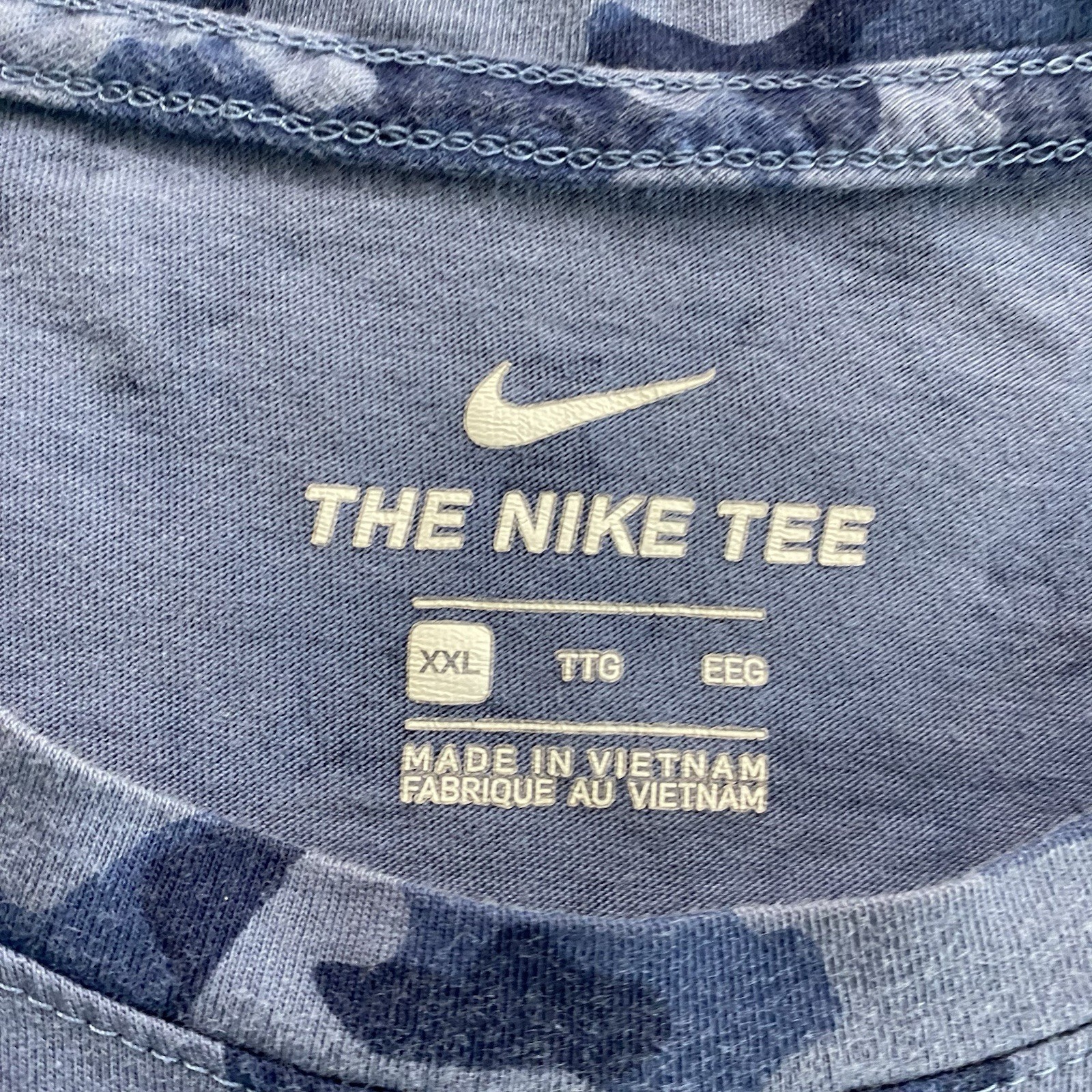 Nike T-Shirt Mens 2XL Ocean Fog Blue Club Camo Short Sleeve Chest Logo Cotton gallery